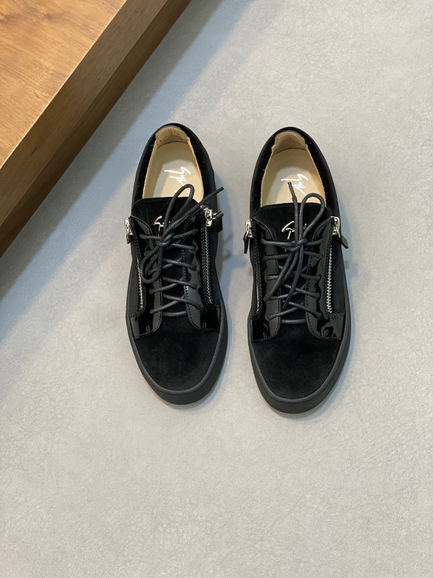 GZ Hombres Talon Print Eagle Claw SneakersEl estilo 'Talon' de los hombres ha sido rediseñado con 'B