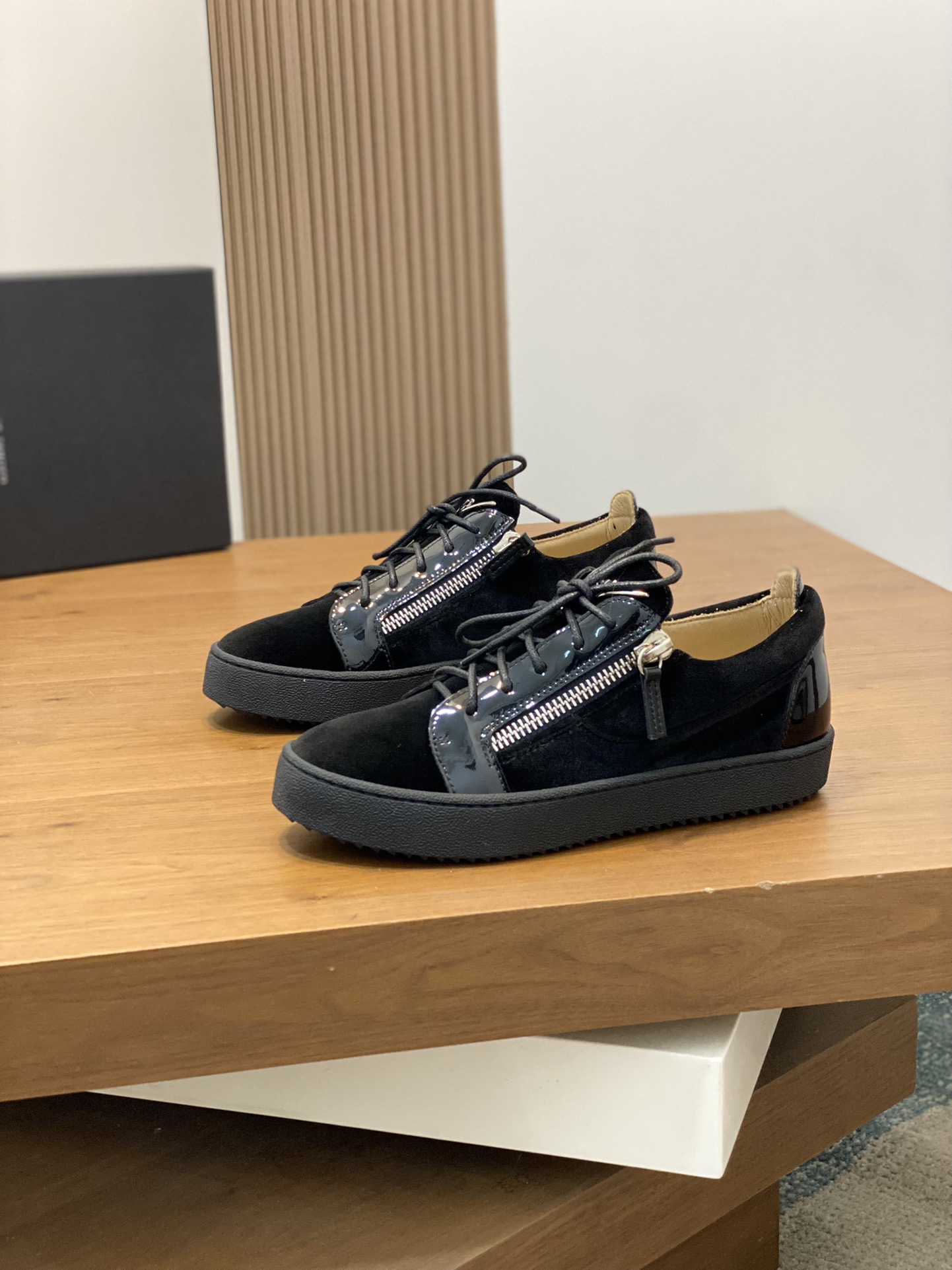 GZ Hombres Talon Print Eagle Claw SneakersEl estilo 'Talon' de los hombres ha sido rediseñado con 'B