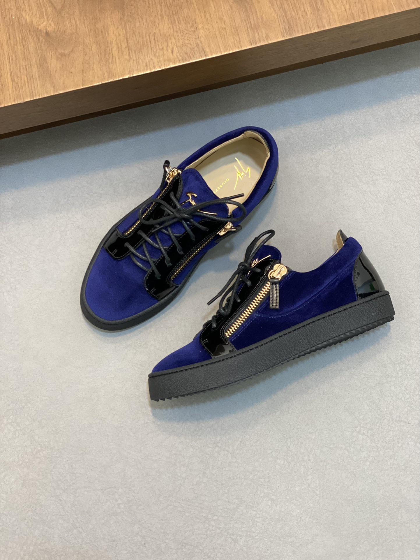 GZ Hombres Talon Print Eagle Claw SneakersEl estilo 'Talon' de los hombres ha sido rediseñado con 'B