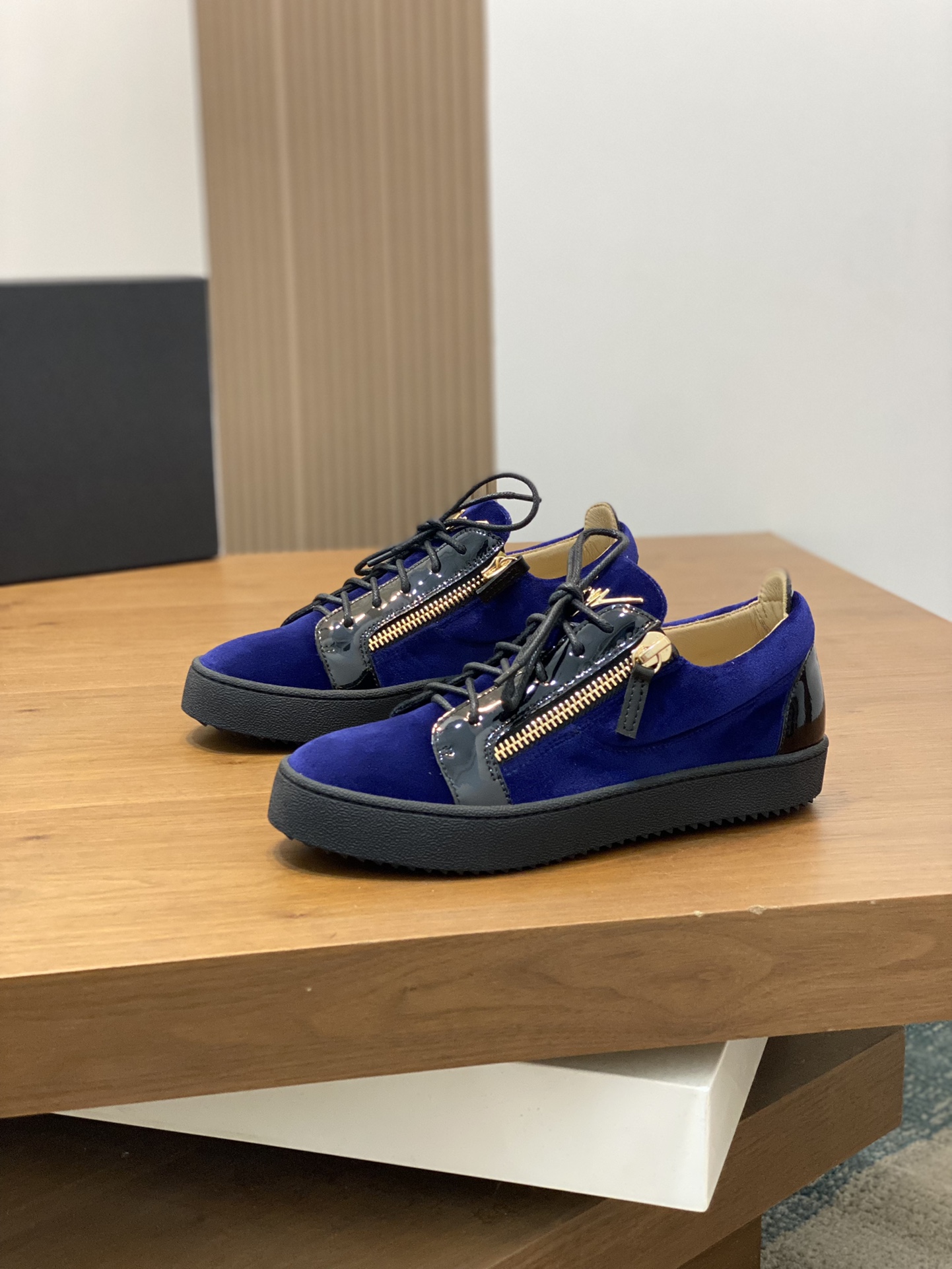 GZ Hombres Talon Print Eagle Claw SneakersEl estilo 'Talon' de los hombres ha sido rediseñado con 'B