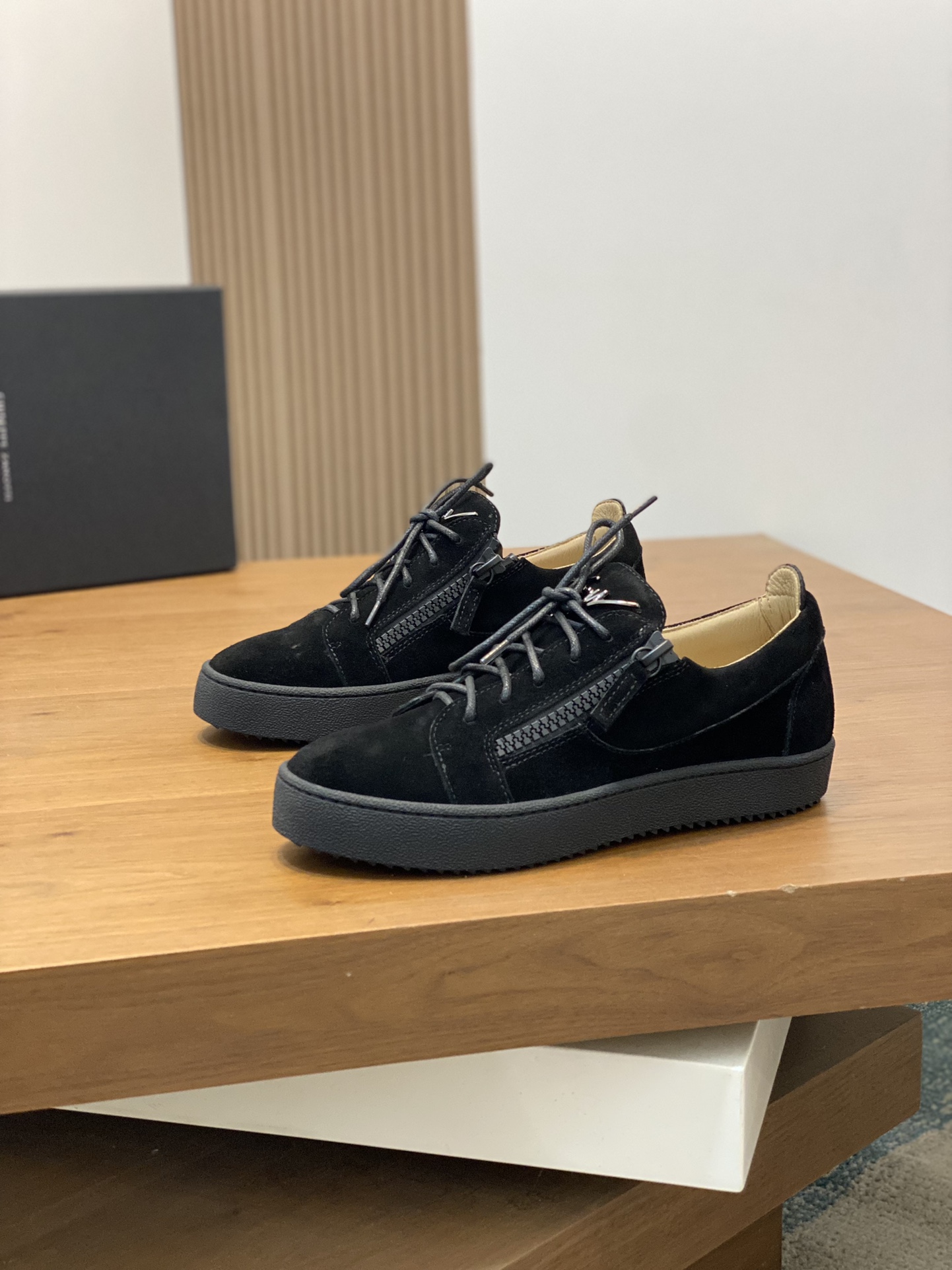 GZ Hombres Talon Print Eagle Claw SneakersEl estilo 'Talon' de los hombres ha sido rediseñado con 'B