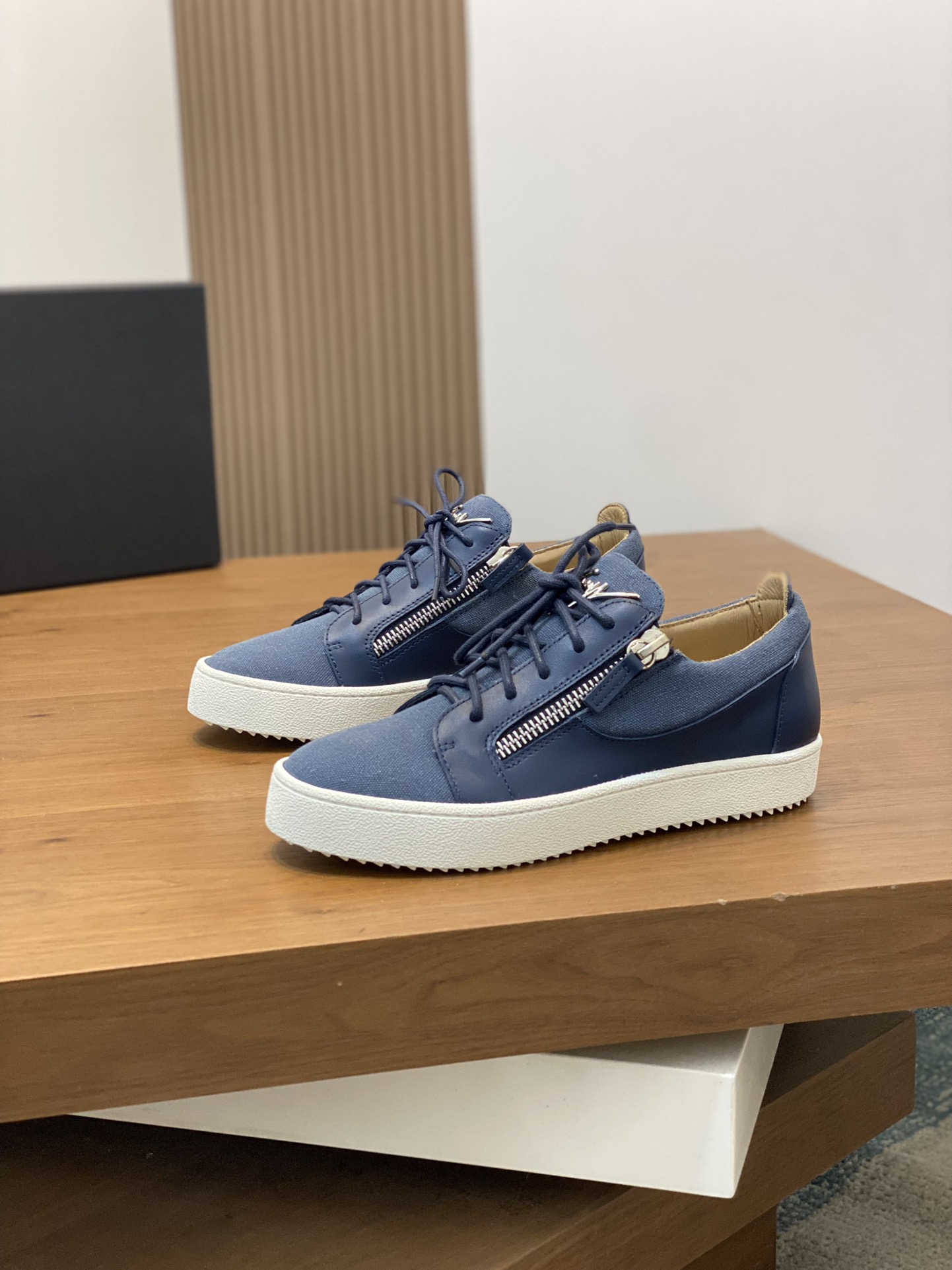 GZ Hombres Talon Print Eagle Claw SneakersEl estilo 'Talon' de los hombres ha sido rediseñado con 'B