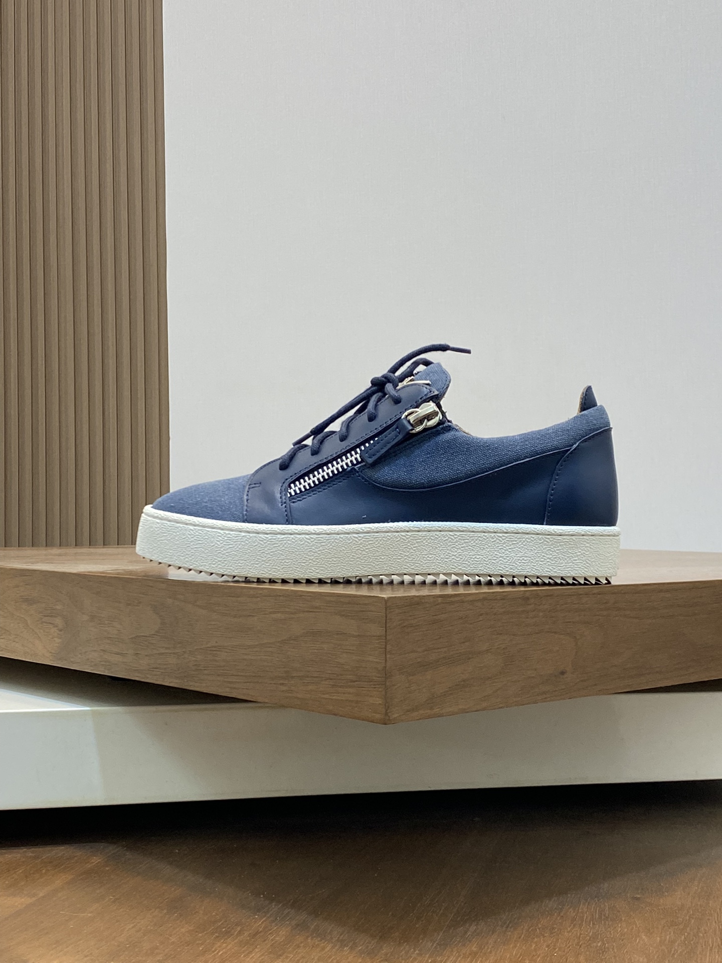 GZ Hombres Talon Print Eagle Claw SneakersEl estilo 'Talon' de los hombres ha sido rediseñado con 'B