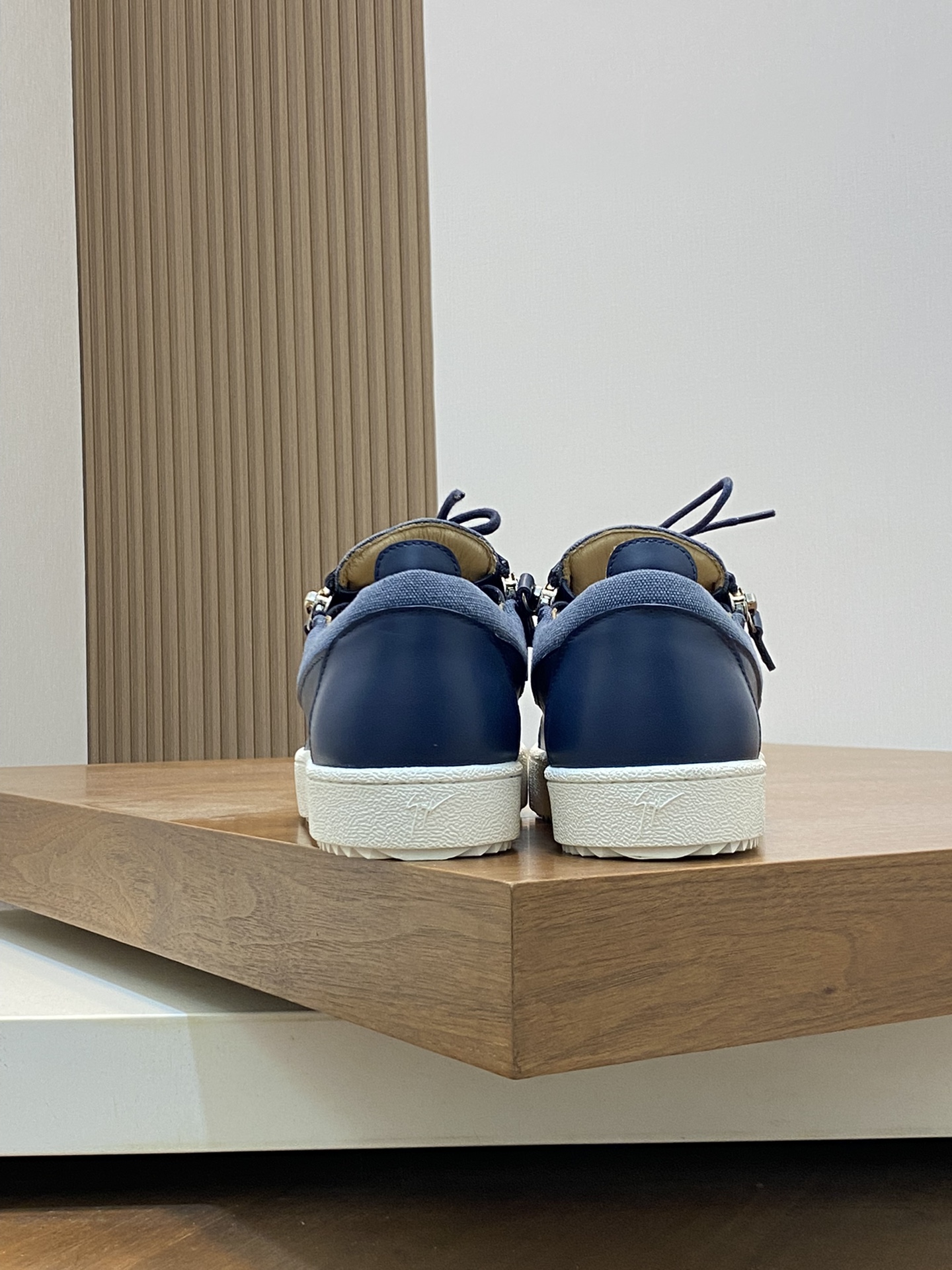 GZ Hombres Talon Print Eagle Claw SneakersEl estilo 'Talon' de los hombres ha sido rediseñado con 'B