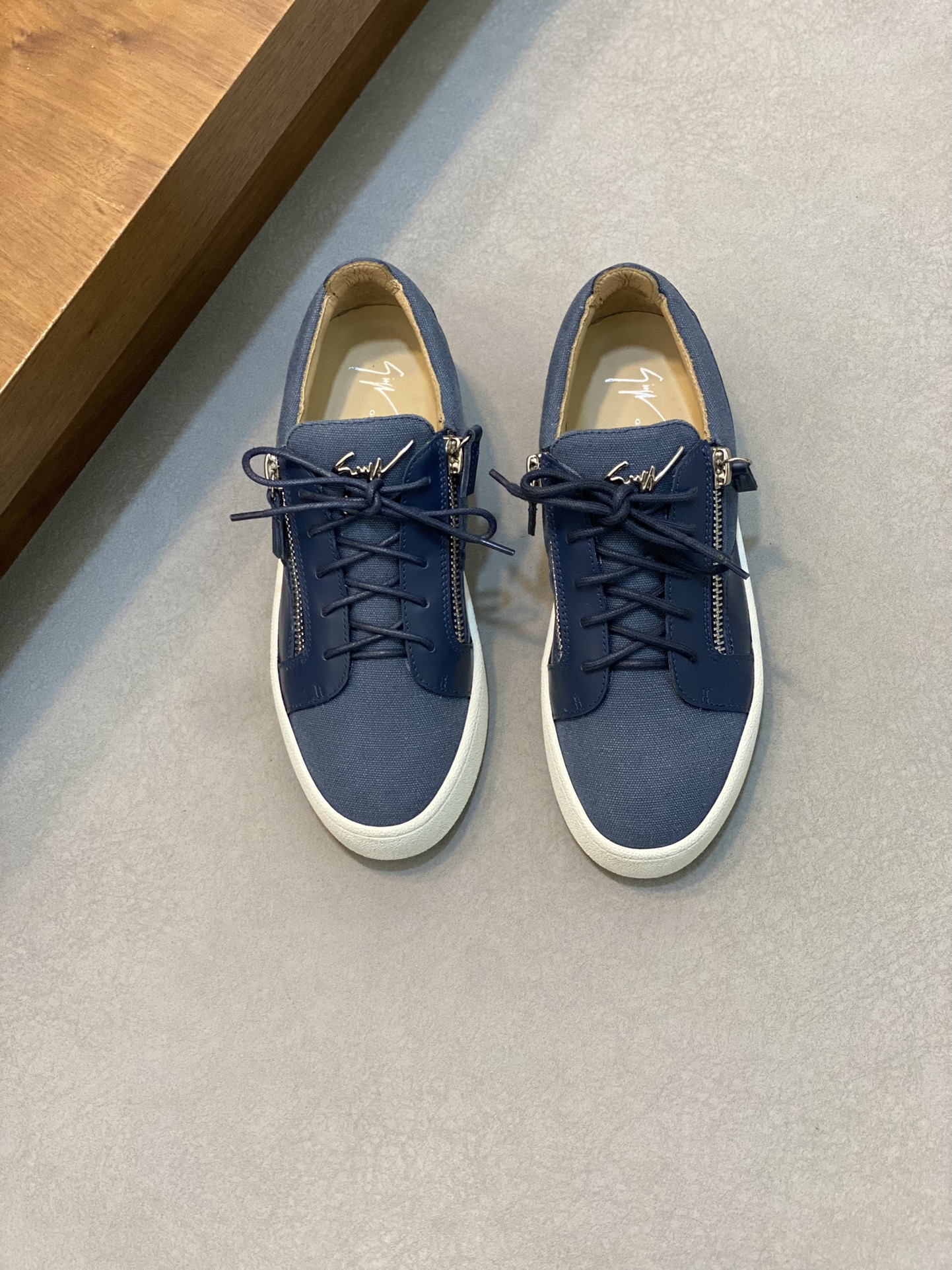 GZ Hombres Talon Print Eagle Claw SneakersEl estilo 'Talon' de los hombres ha sido rediseñado con 'B
