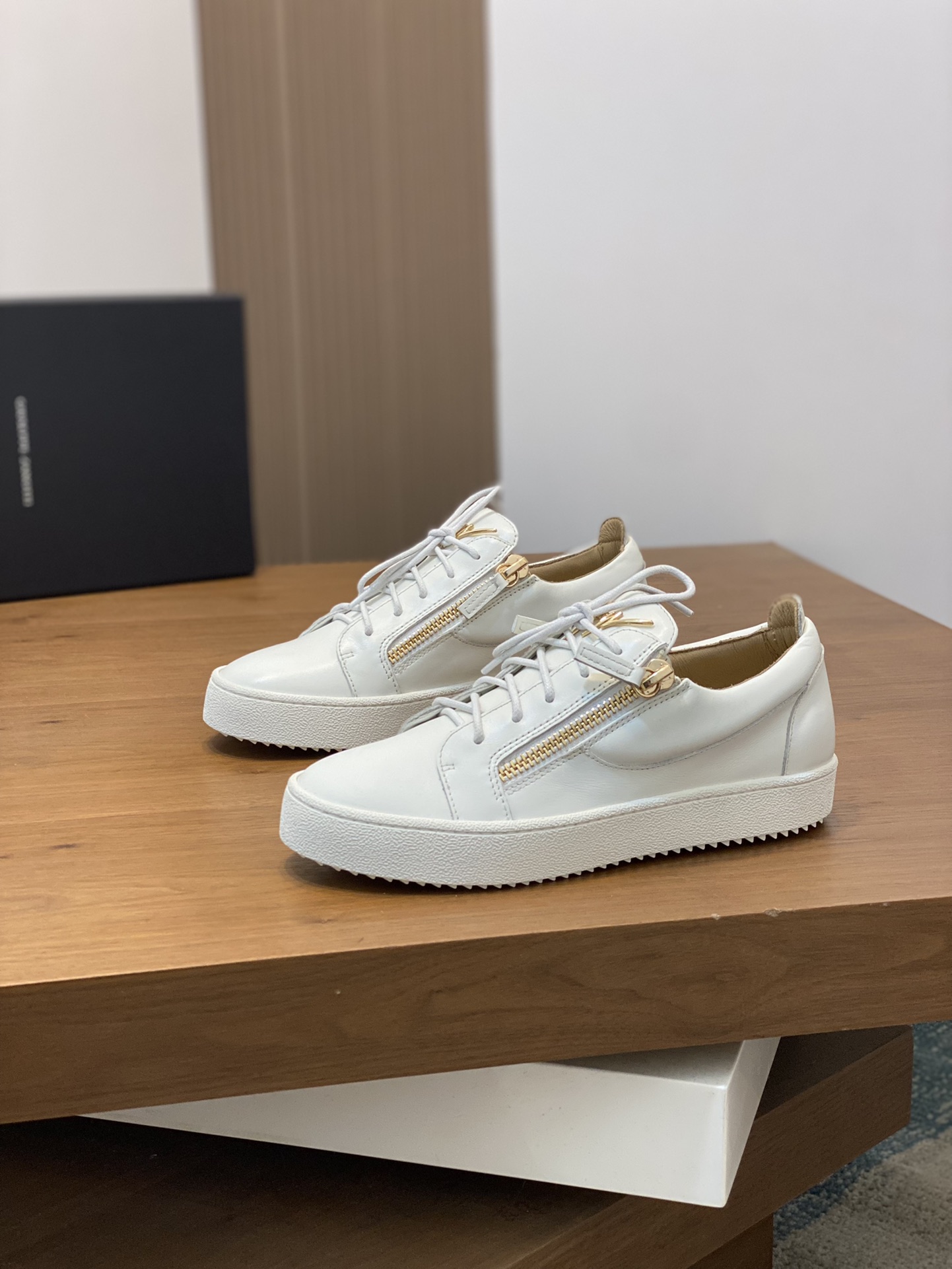 GZ Hombres Talon Print Eagle Claw SneakersEl estilo 'Talon' de los hombres ha sido rediseñado con 'B