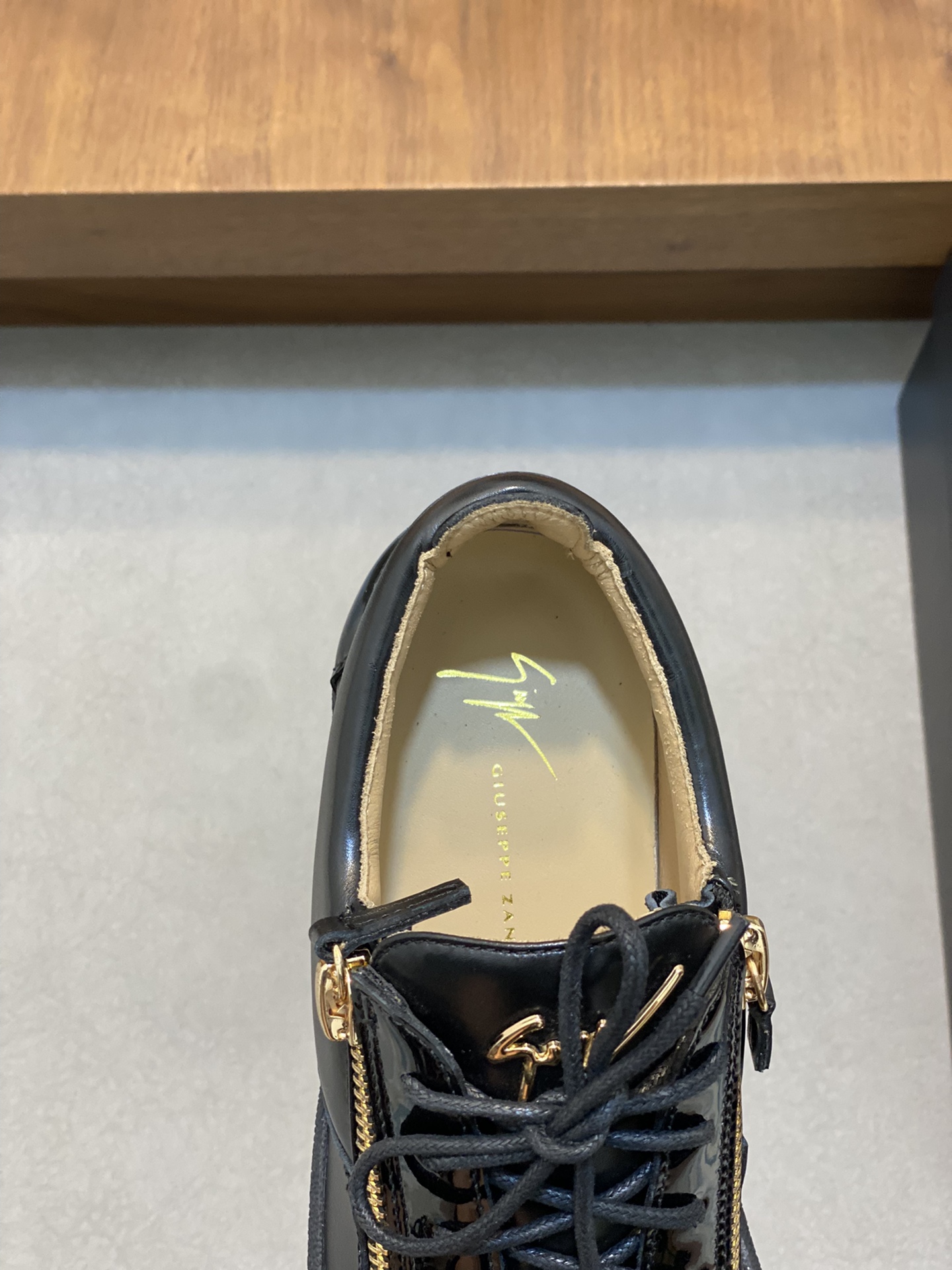 GZ Hombres Talon Print Eagle Claw SneakersEl estilo 'Talon' de los hombres ha sido rediseñado con 'B