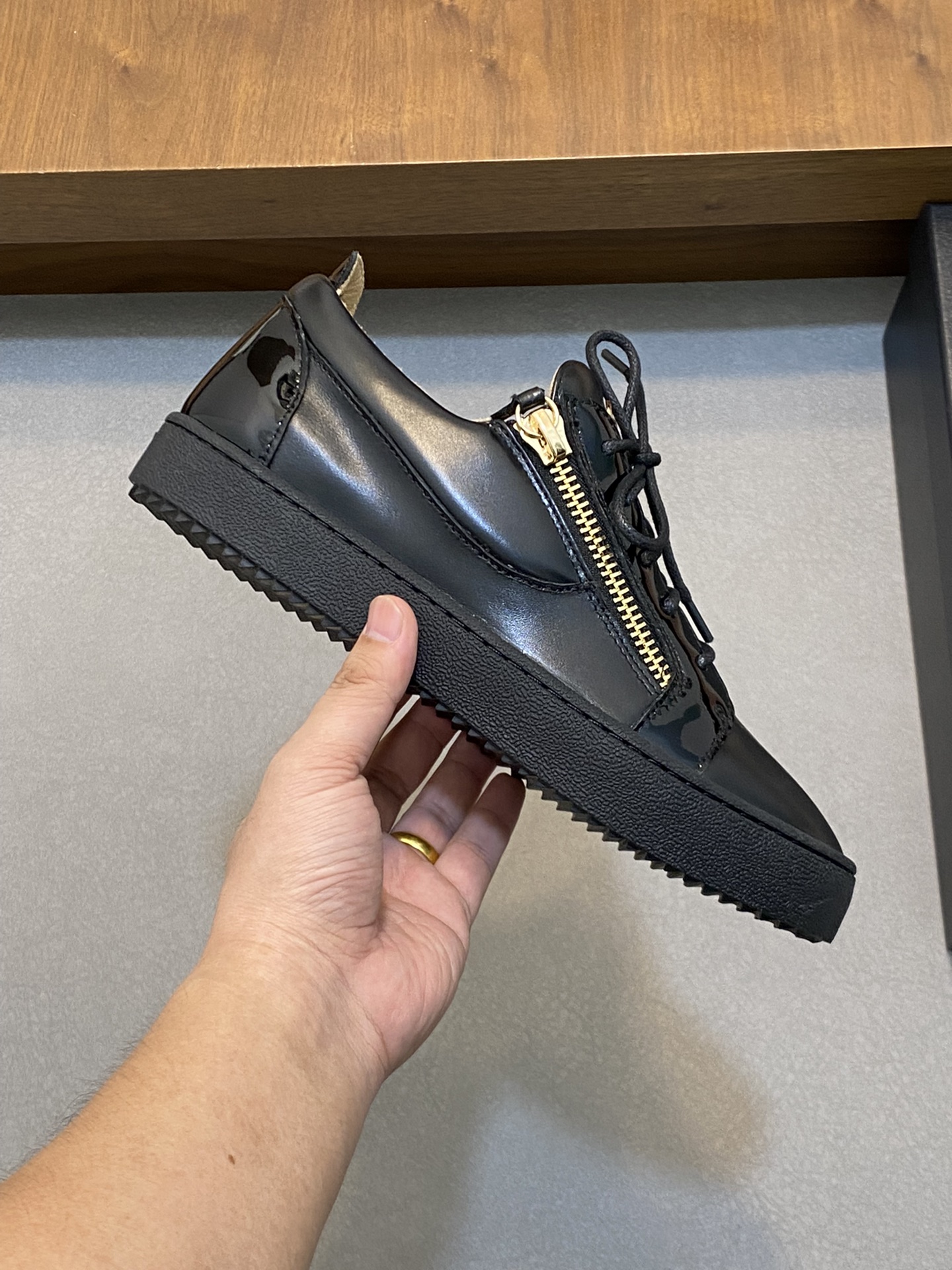 GZ Hombres Talon Print Eagle Claw SneakersEl estilo 'Talon' de los hombres ha sido rediseñado con 'B
