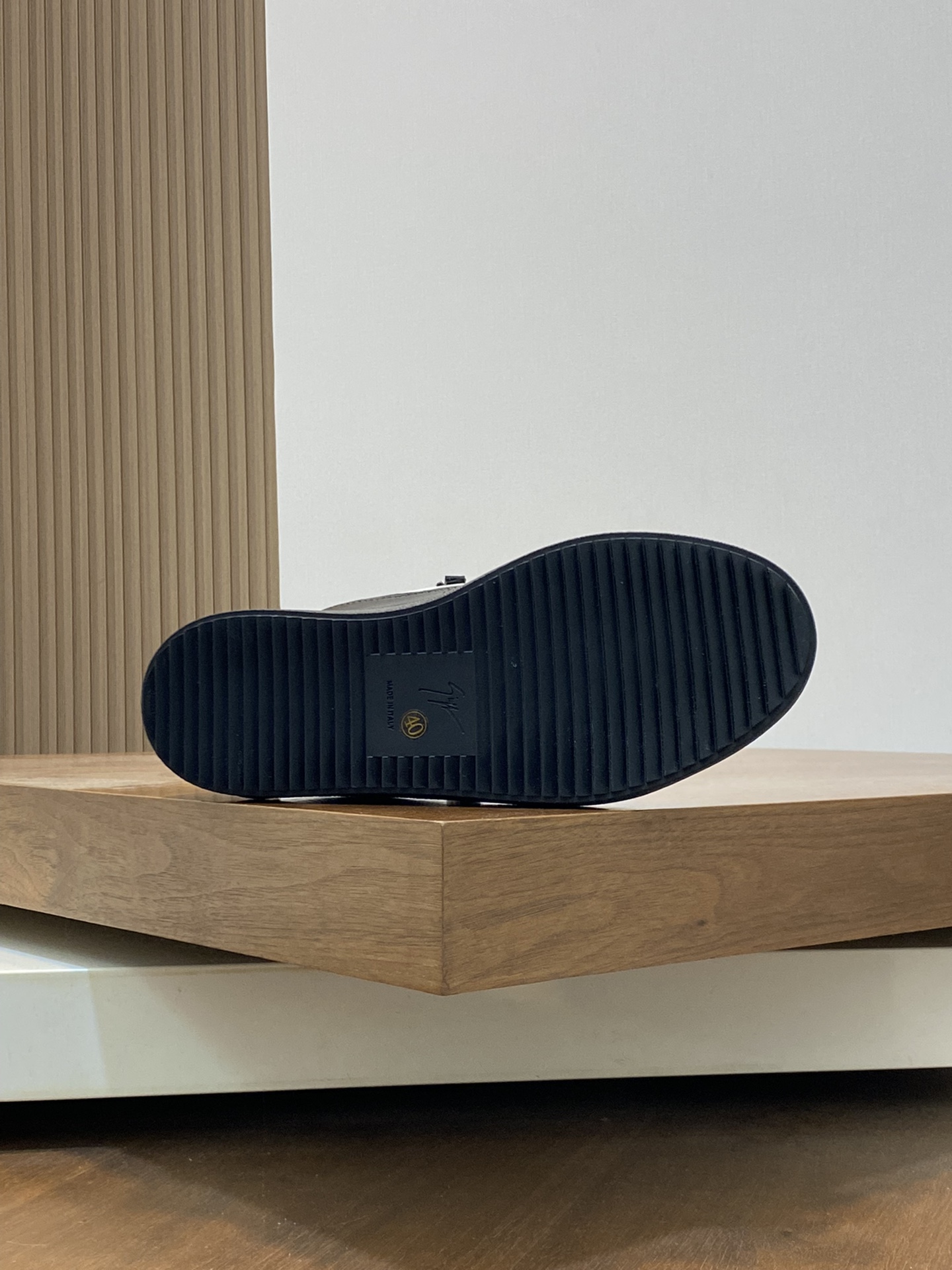 GZ Hombres Talon Print Eagle Claw SneakersEl estilo 'Talon' de los hombres ha sido rediseñado con 'B