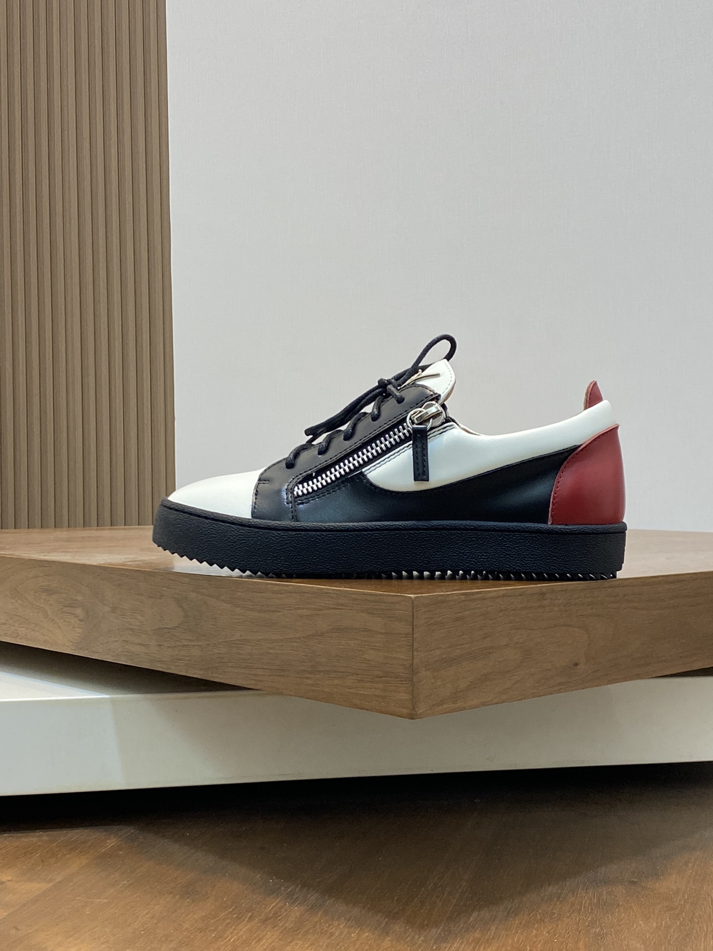 GZ Hombres Talon Print Eagle Claw SneakersEl estilo 'Talon' de los hombres ha sido rediseñado con 'B