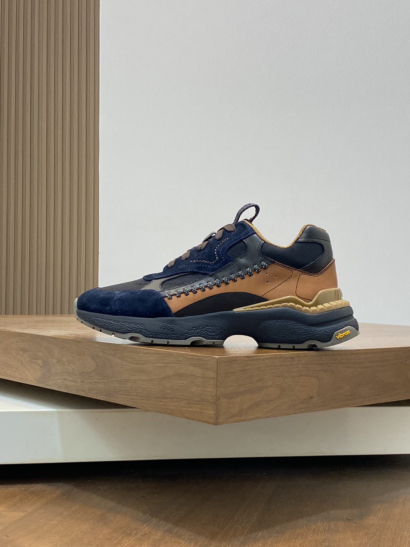 Berluti Skyrunning zapatillas de piel y nailonCosturas decorativas realizadas a manoDetalles de piel