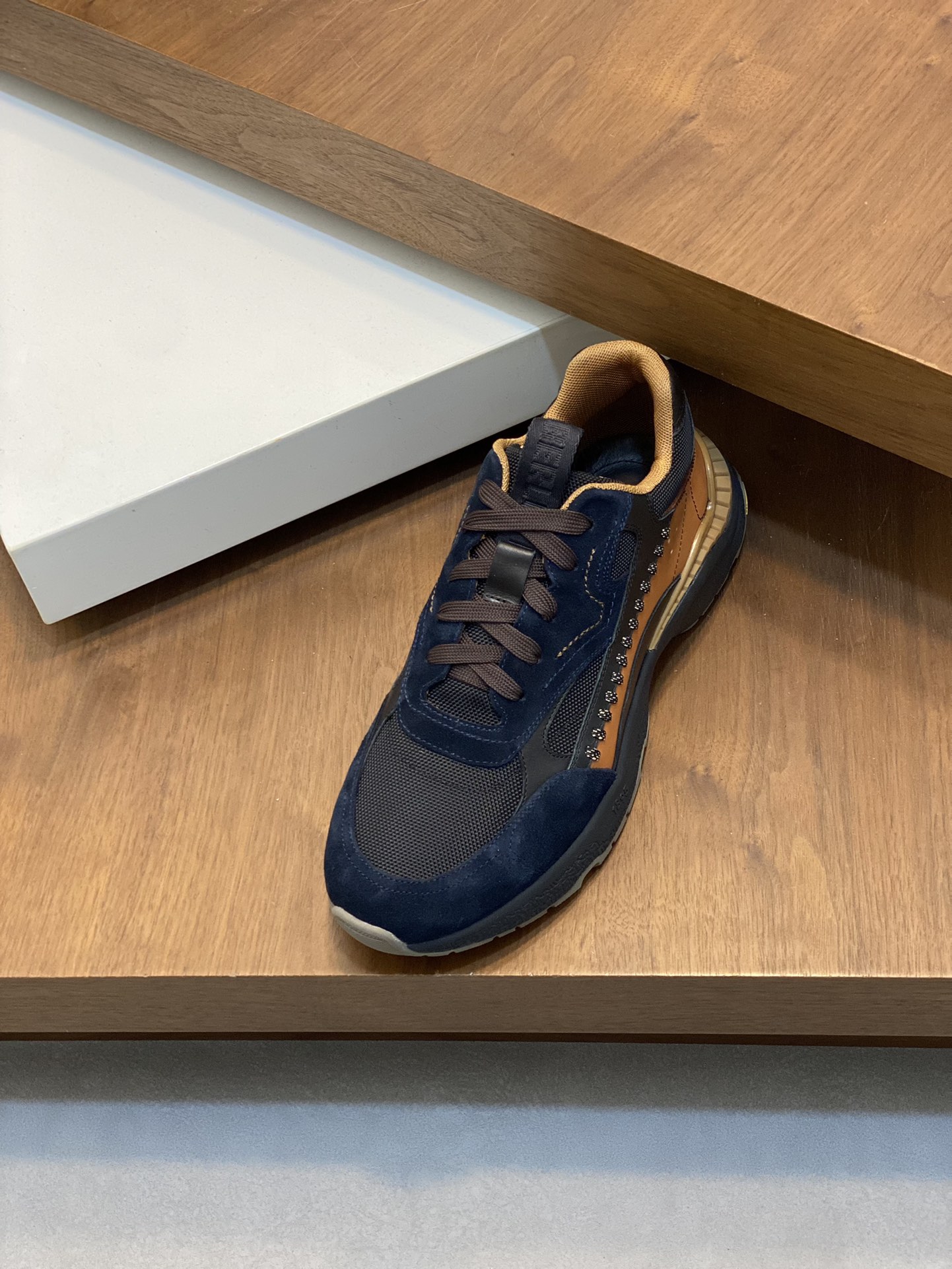 Berluti Skyrunning zapatillas de piel y nailonCosturas decorativas realizadas a manoDetalles de piel