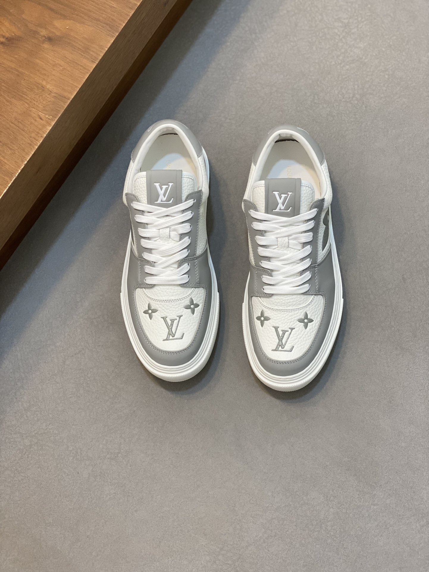 Louis Vuitton Chaussures De Sport Hommes Cuir de veau vache Caoutchouc Peu importe