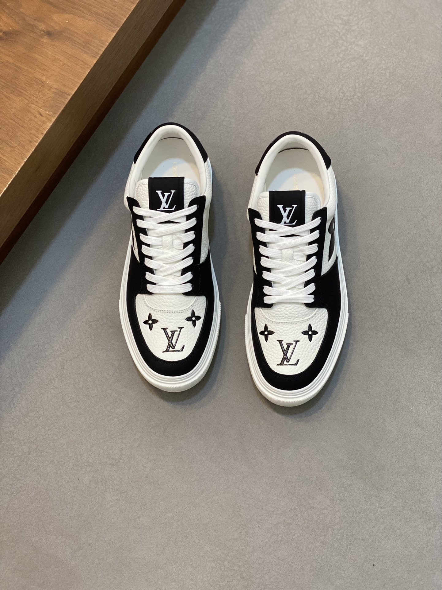 Acheter une réplique de haute qualité pas cher 1: 1
 Louis Vuitton Chaussures De Sport Hommes Cuir veau vache Caoutchouc Peu importe