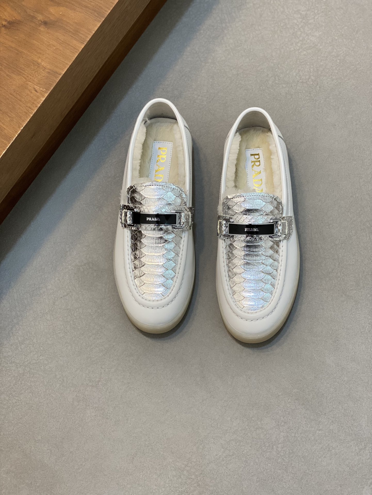 NO:219706,PRAD*—Prada high-version snakeskin casual style. The upper is made of original cowhide with snakeskin to 