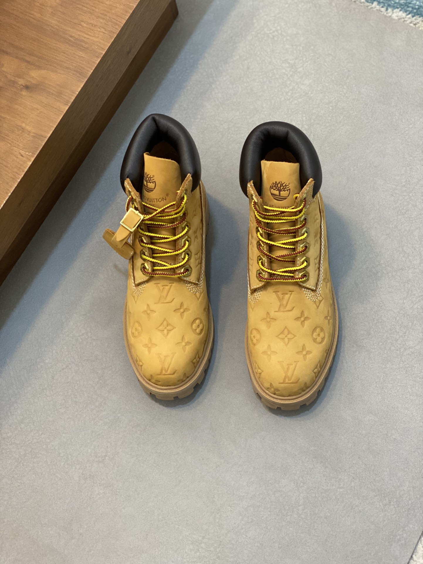 Venta de españa
 Louis Vuitton Comprar Botas Martin Botas cortas Amarillo Cuero vaca Colección otoño – invierno