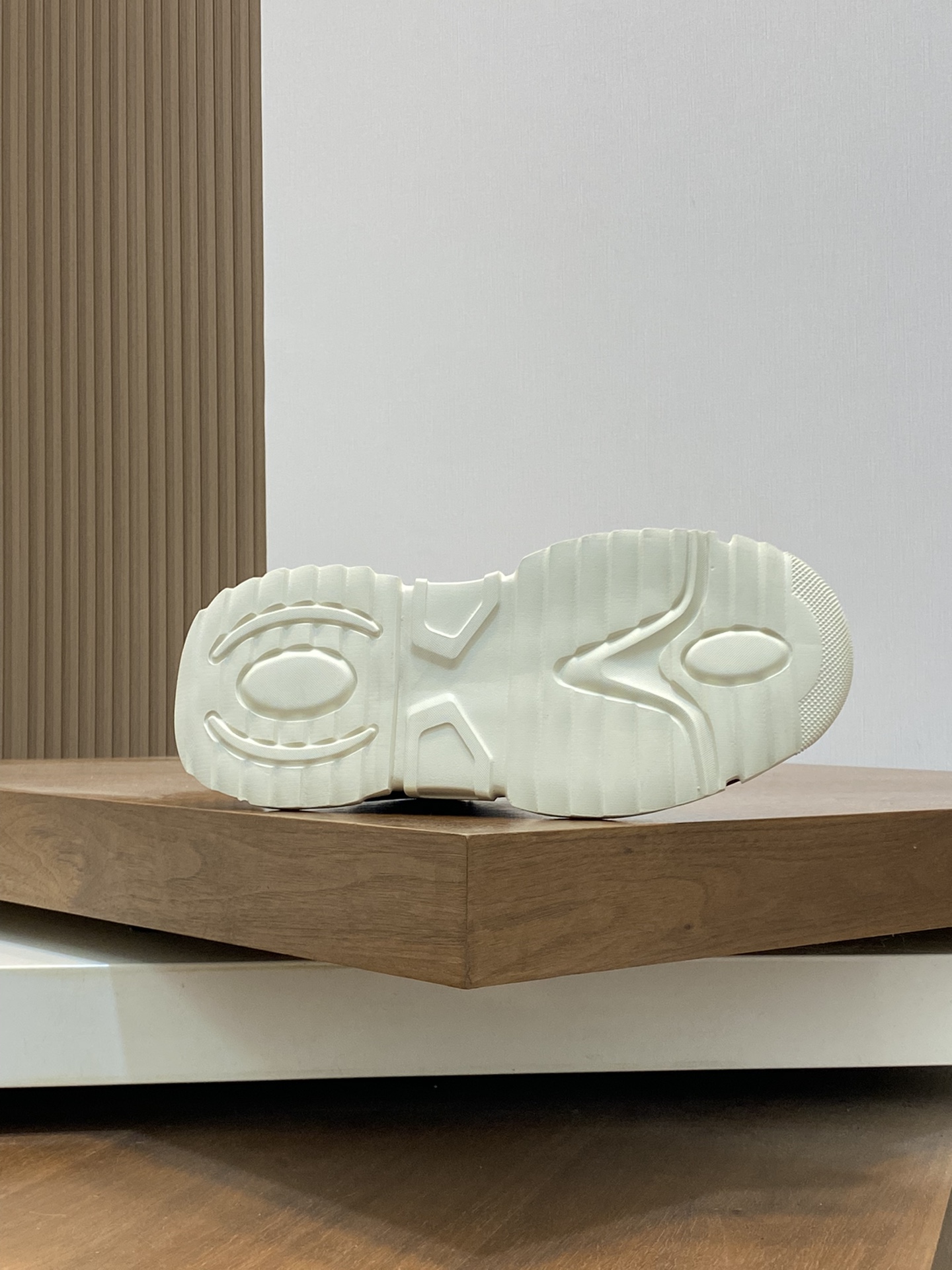 Factory precio UGG encaje hasta suela gruesa deportes zapatos de los hombres. Sentido de la moda de 