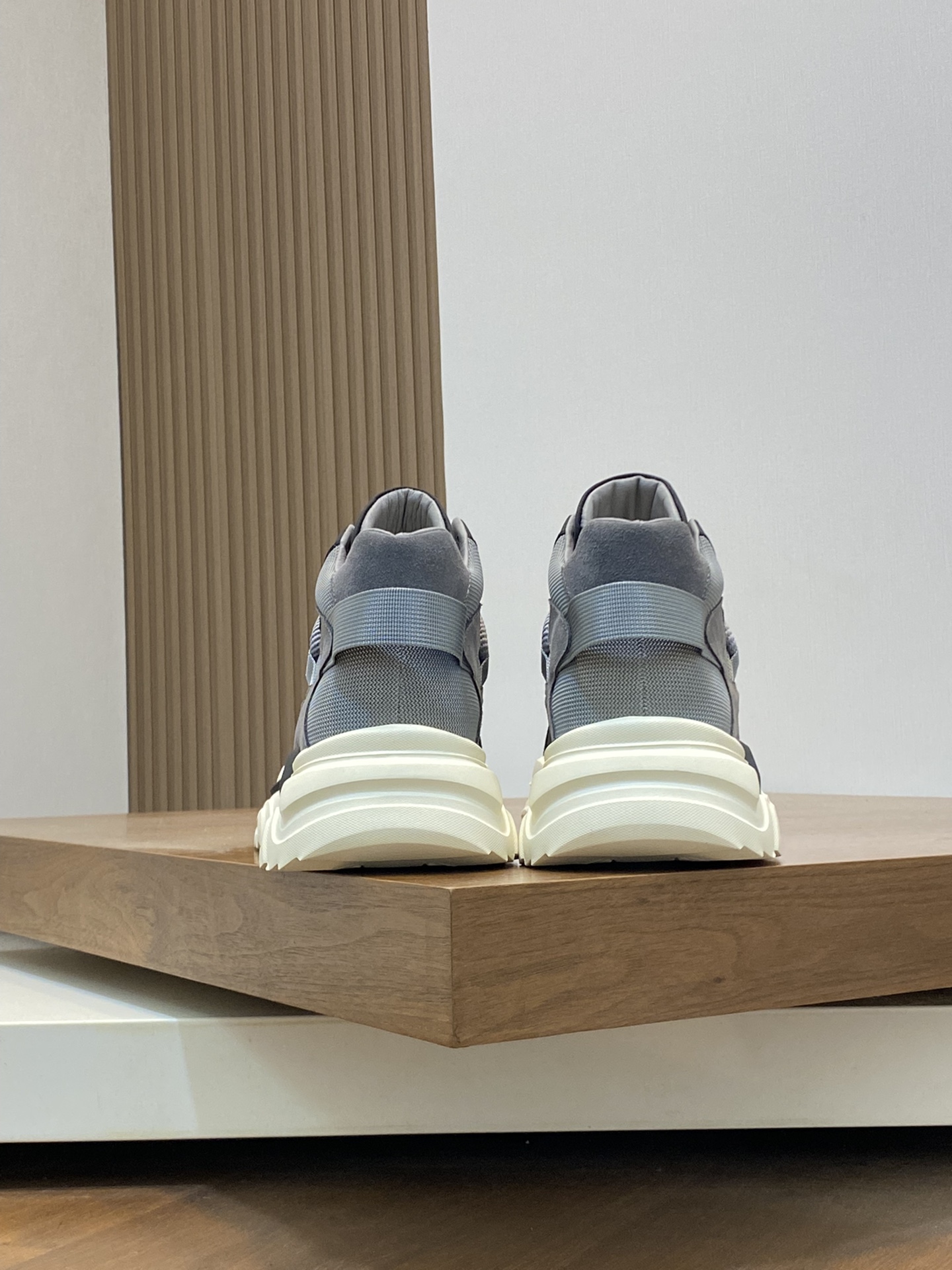 Factory precio UGG encaje hasta suela gruesa deportes zapatos de los hombres. Sentido de la moda de 