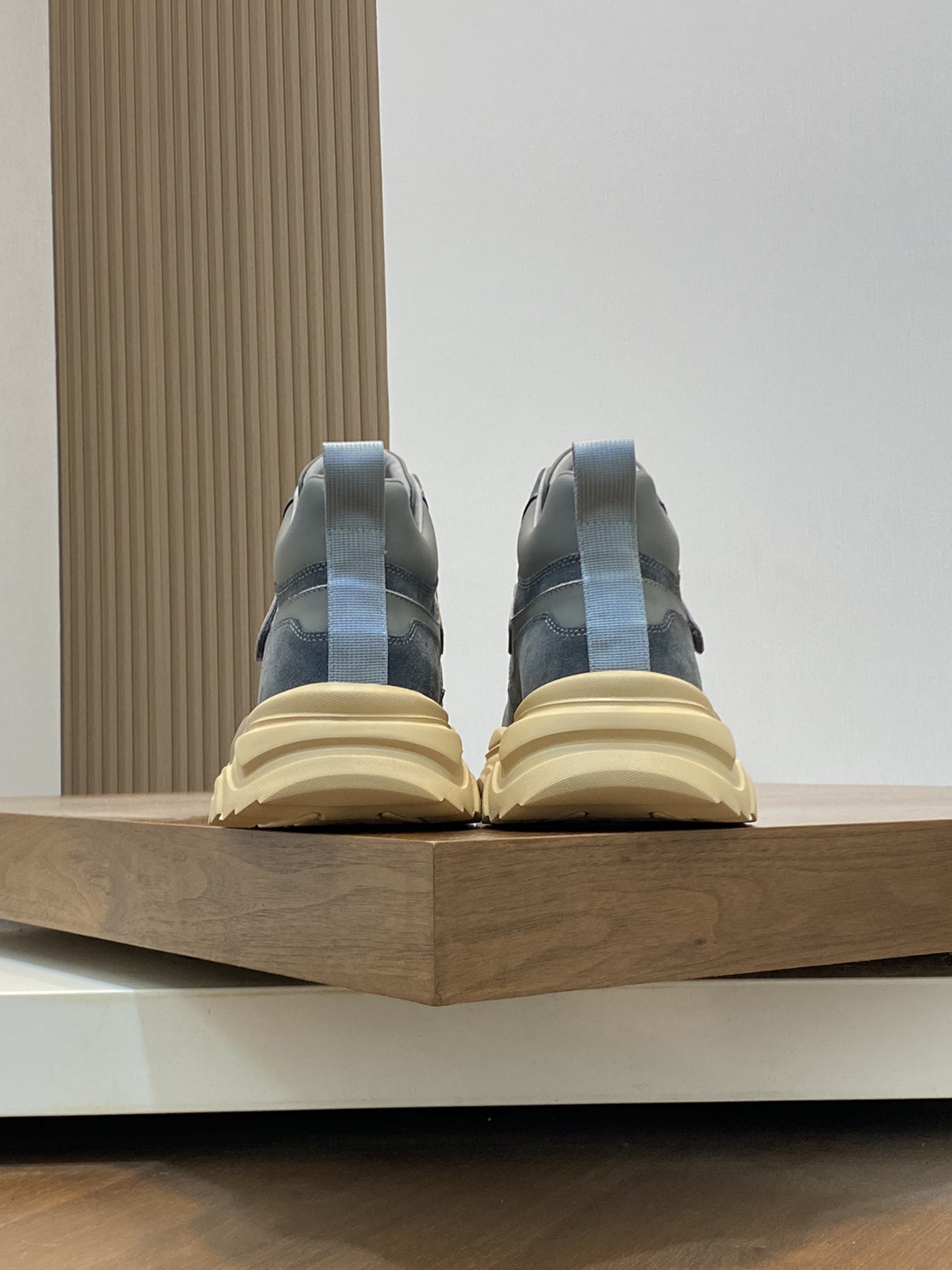 Factory precio UGG encaje hasta suela gruesa deportes zapatos de los hombres. Sentido de la moda de 