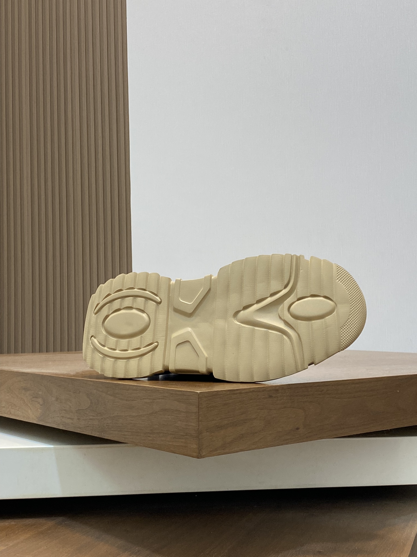 Factory precio UGG encaje hasta suela gruesa deportes zapatos de los hombres. Sentido de la moda de 