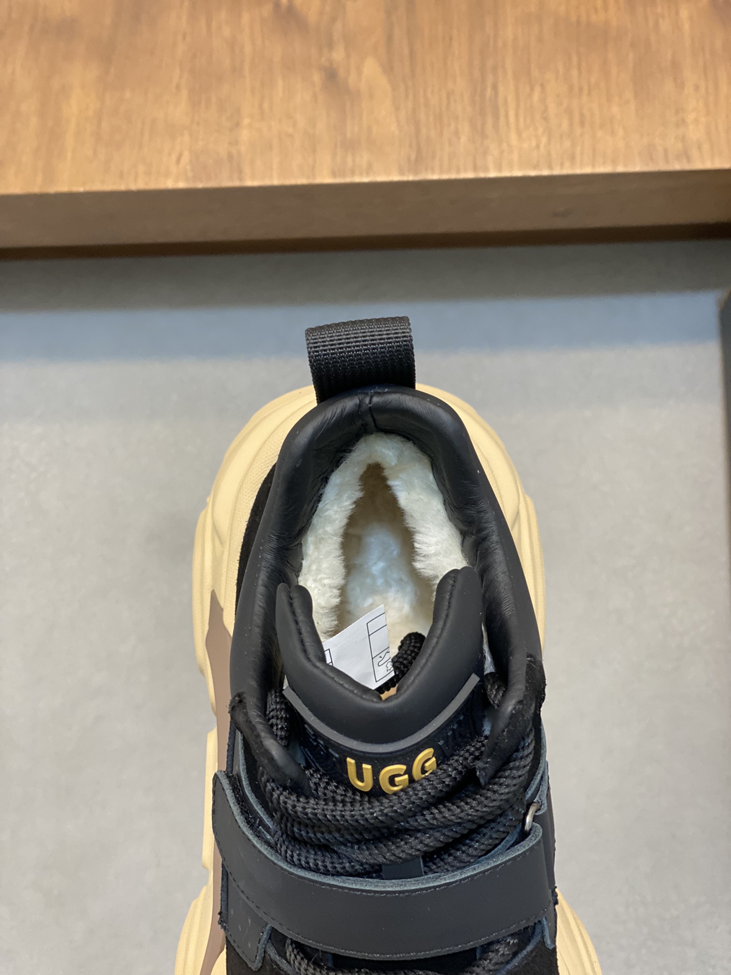 Factory precio UGG encaje hasta suela gruesa deportes zapatos de los hombres. Sentido de la moda de 