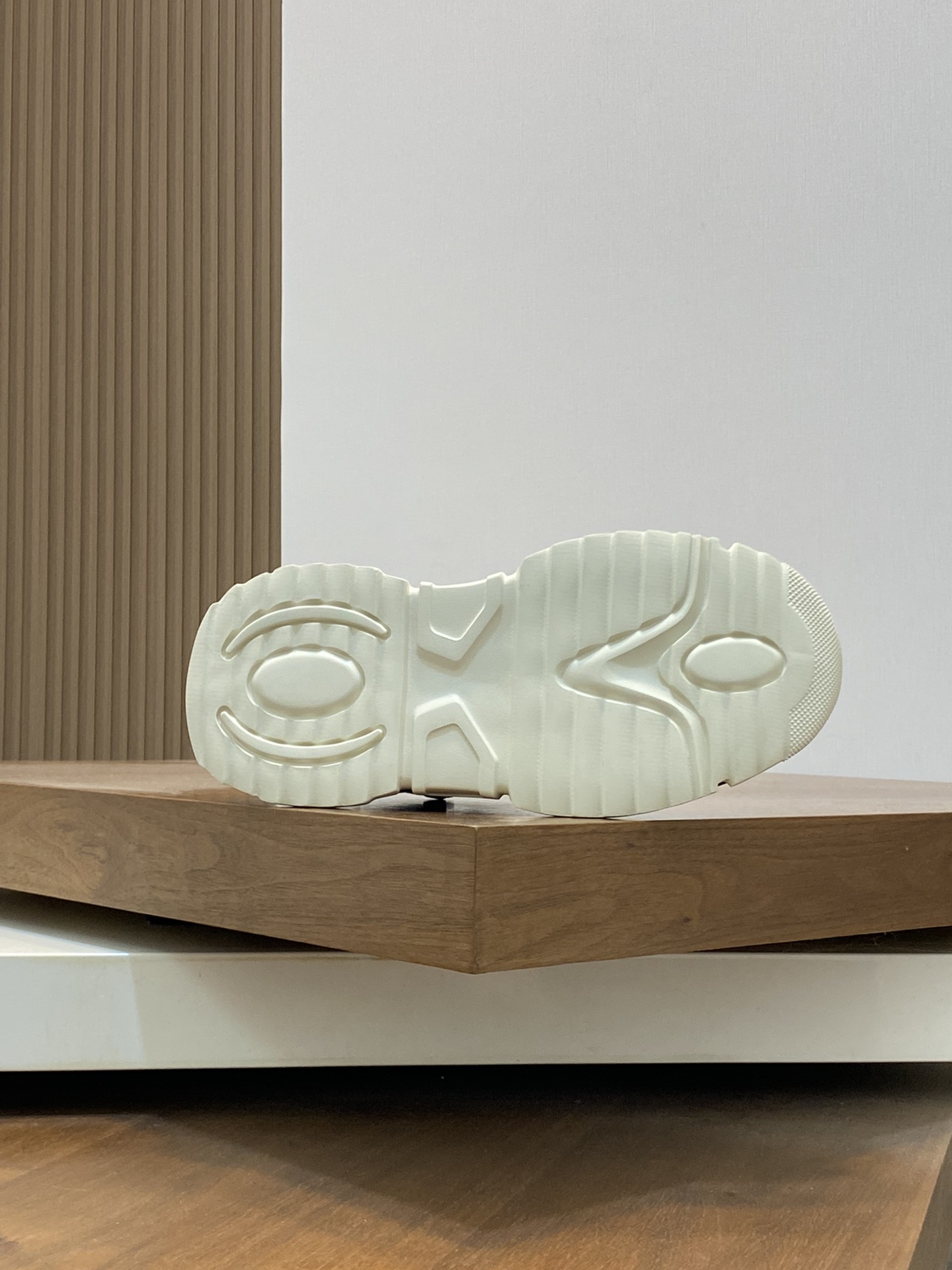 Factory precio UGG encaje hasta suela gruesa deportes zapatos de los hombres. Sentido de la moda de 