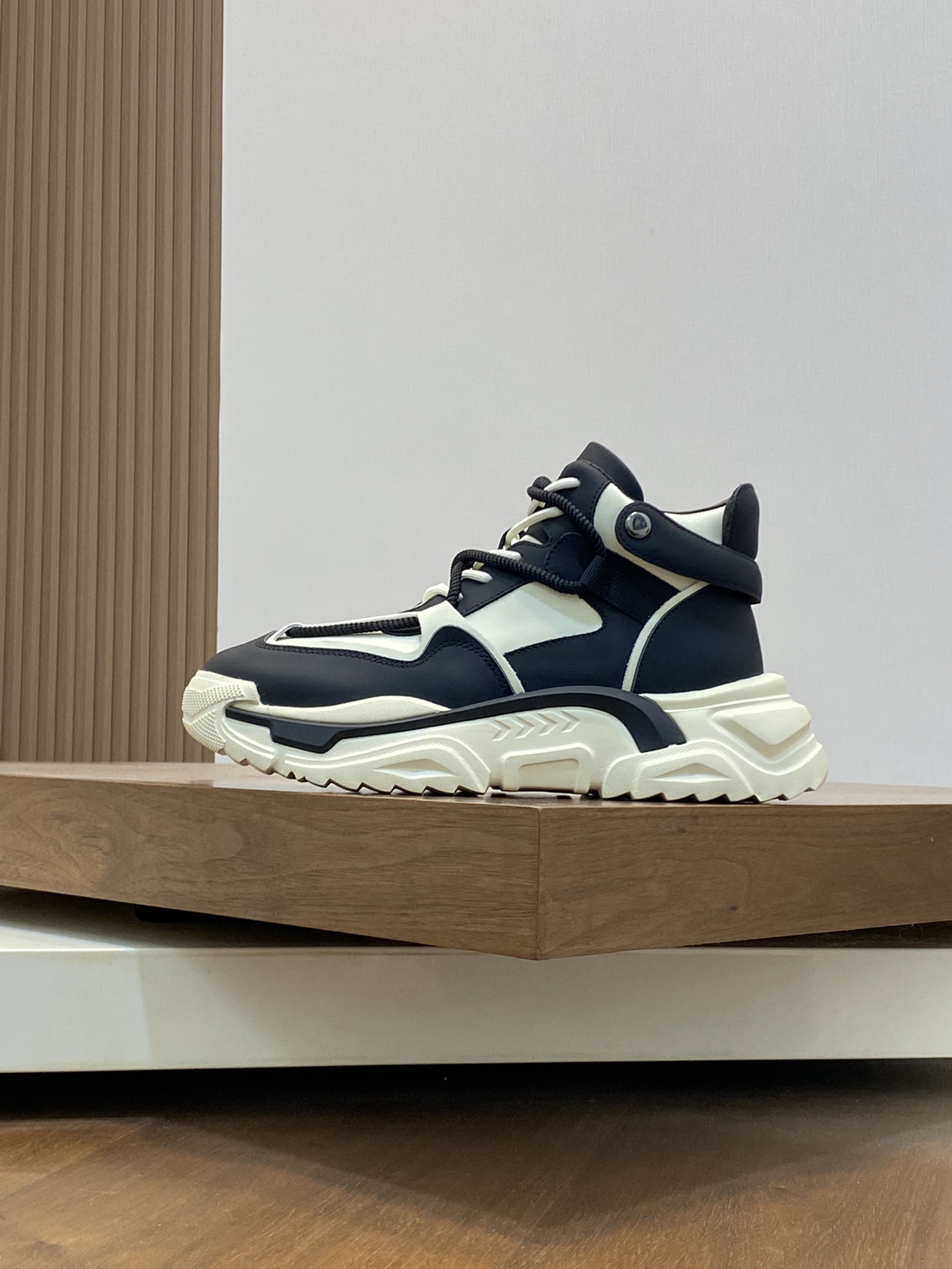Factory precio UGG encaje hasta suela gruesa deportes zapatos de los hombres. Sentido de la moda de 