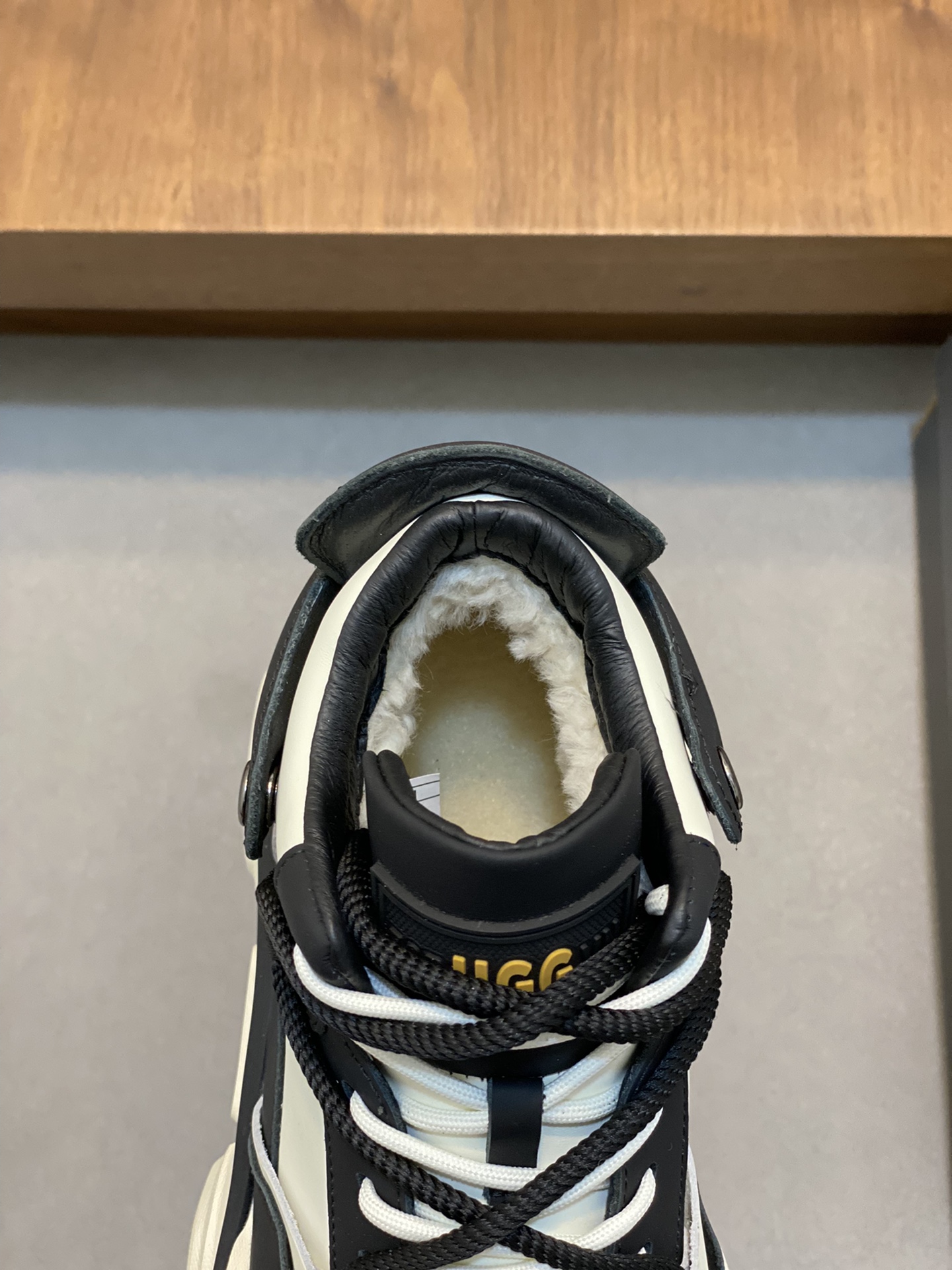 Factory precio UGG encaje hasta suela gruesa deportes zapatos de los hombres. Sentido de la moda de 