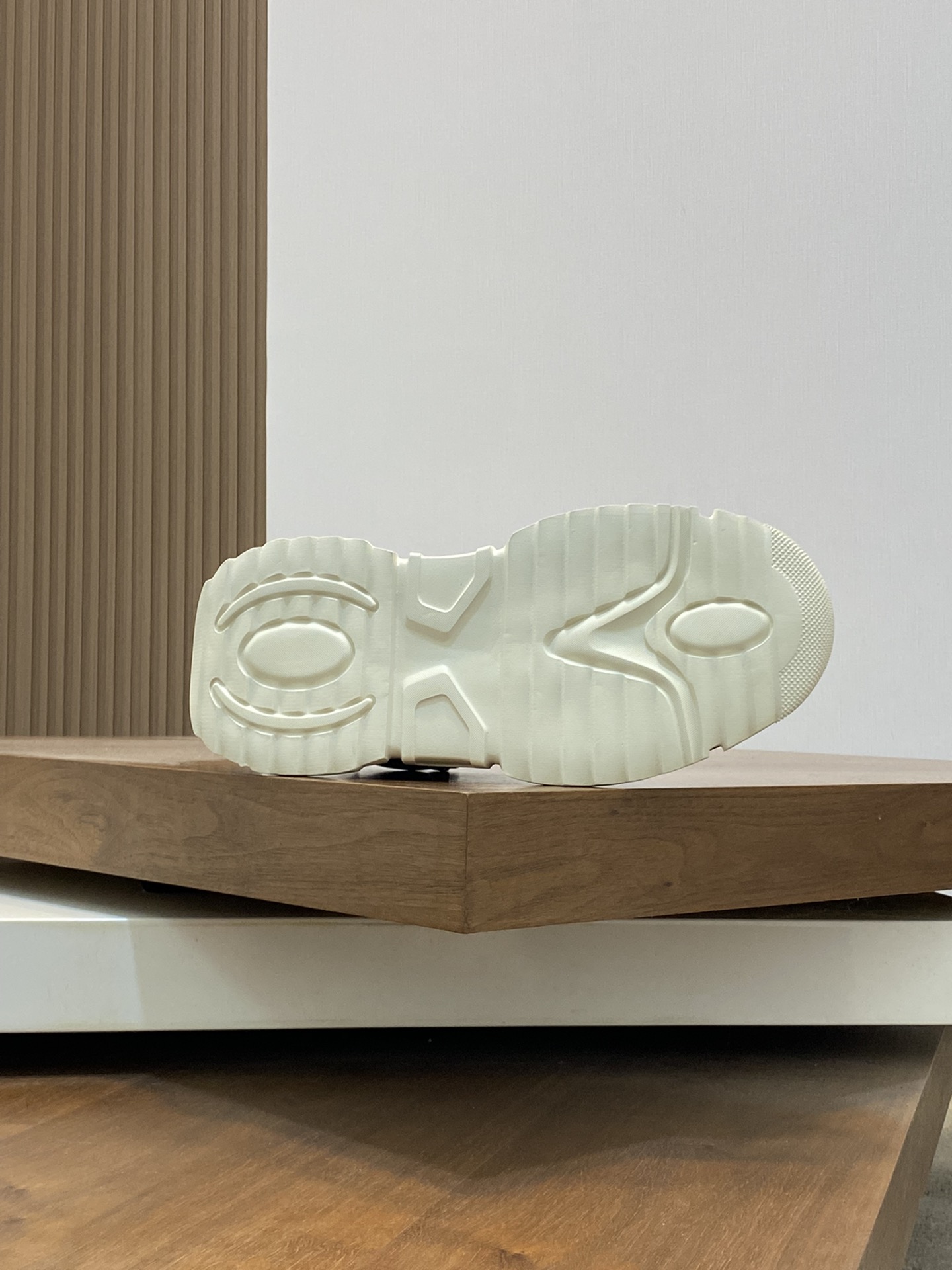 Factory precio UGG encaje hasta suela gruesa deportes zapatos de los hombres. Sentido de la moda de 