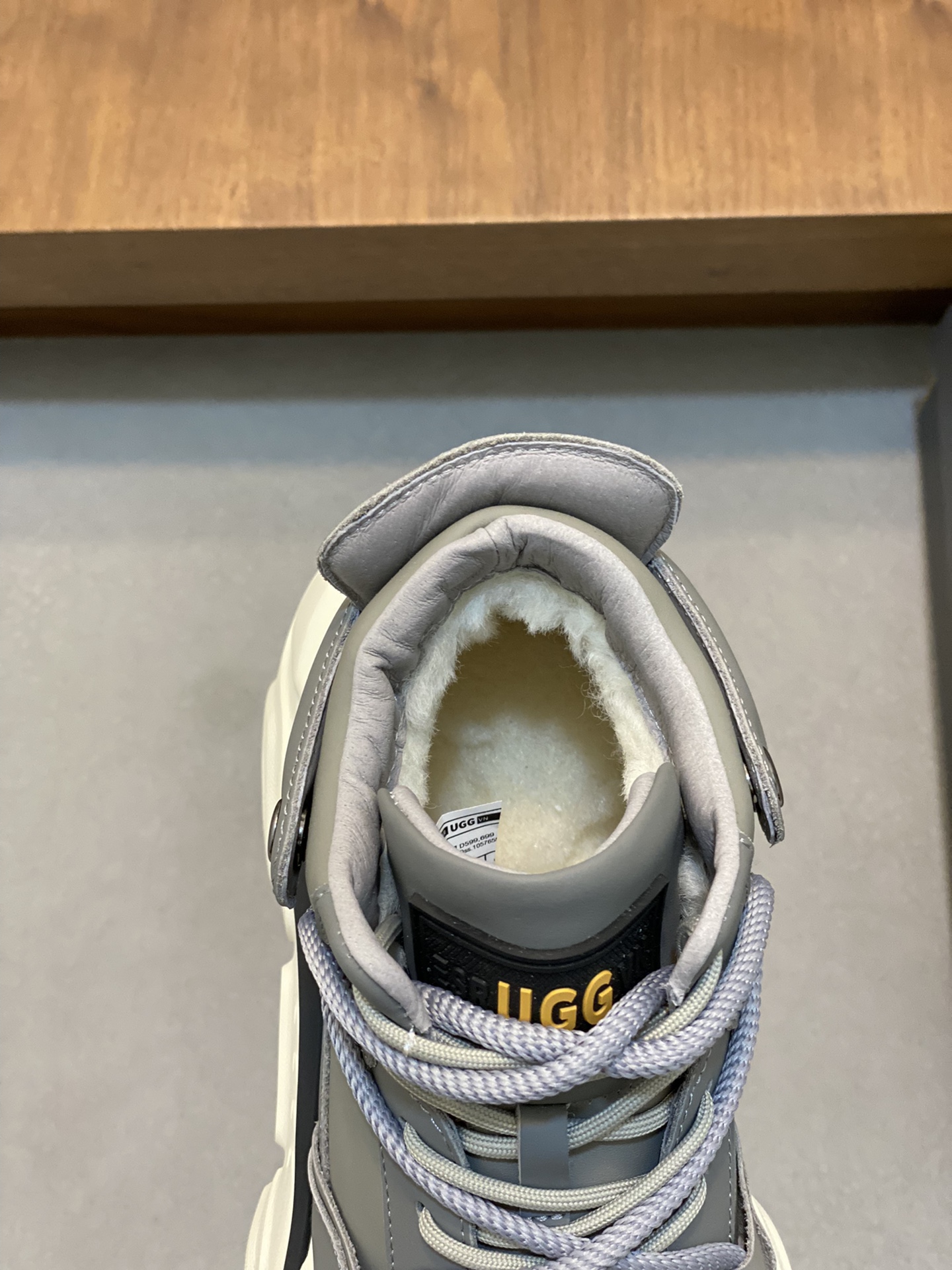 Factory precio UGG encaje hasta suela gruesa deportes zapatos de los hombres. Sentido de la moda de 