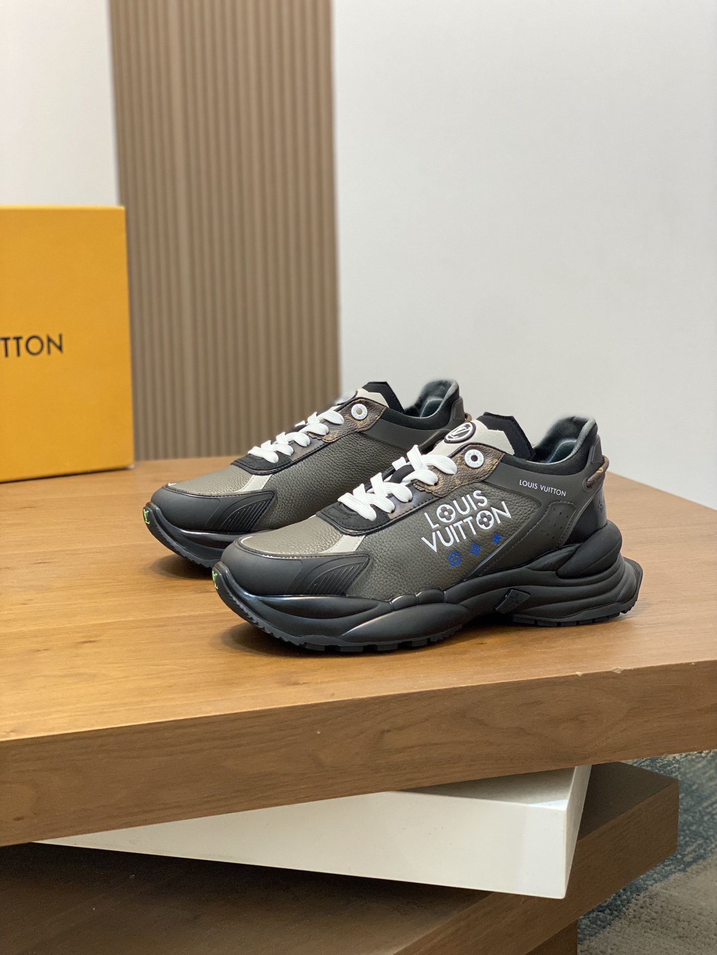 Louis Vuitton Premium Leather Sneakers - Original Upgrade Edition, Sizes 39-44 4 i1731689698 30 0