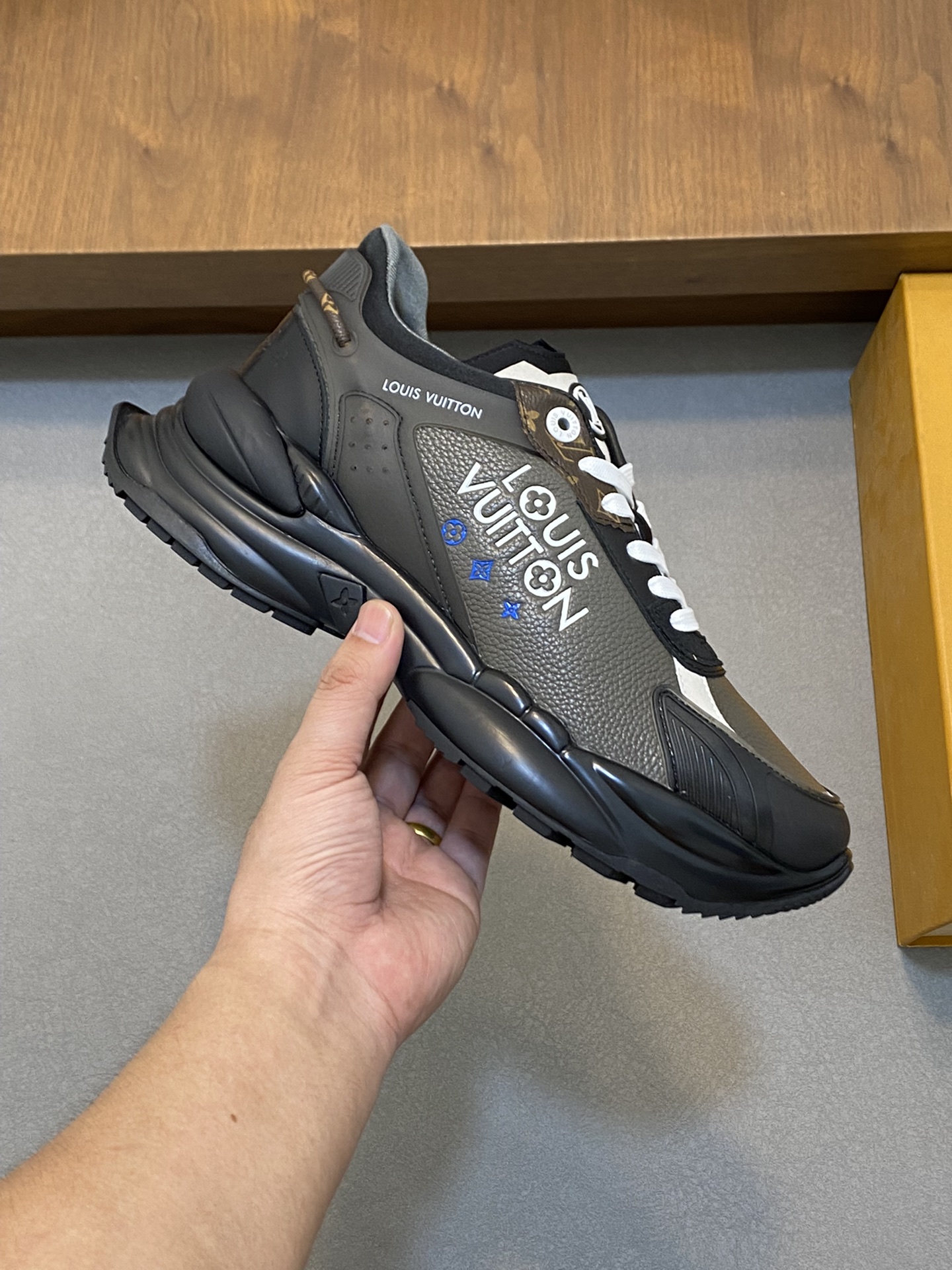 Louis Vuitton Premium Leather Sneakers - Original Upgrade Edition, Sizes 39-44 5 i1731689698 8482 0