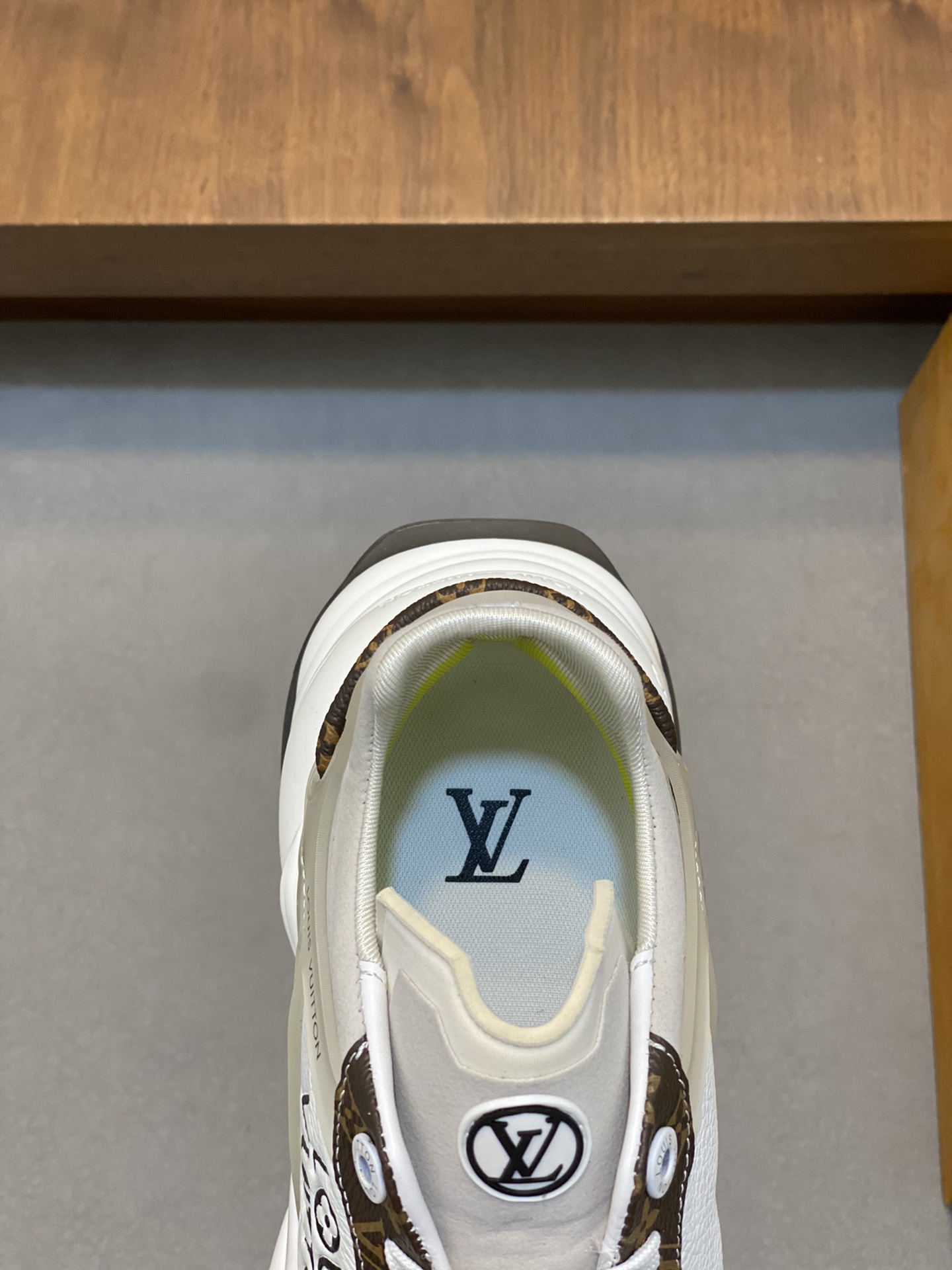 Louis Vuitton Premium White Leather and Canvas Runner Sneakers 8 i1731689716 4525 0