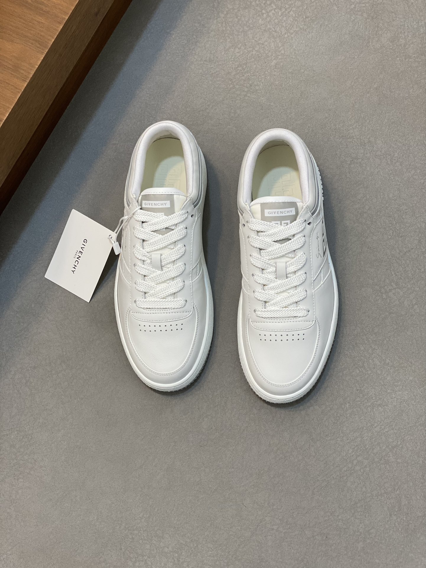 NO:221189,【GIVENCHY】Givenchy - High-end quality Original single - Upper; Napa calfskin, reverse velvet calfskin, shoe body silk-print brand logo - Inner water dyed cowhide - Outsole ultra-light TPR·rubber; Formed outsole - Ultra-high quality control·fine workmanship highlighted (high-end, noble, grade) -Size 39-44 (38,45, custom made)·,,givenchy,givenchy,cowhide19860909【GIVENCHY】纪梵希 -高端品质 原单 -鞋面；纳帕小牛皮、反绒小牛皮、鞋身丝印品牌logo -内里水染牛皮 -大底超轻TPR·橡胶; 成型大底 -超高品控·做工精细凸显(高端·贵气·档次) -Size 39-44（38,45,可订做)·,,givenchy,givenchy,cowhide,Men's shoes