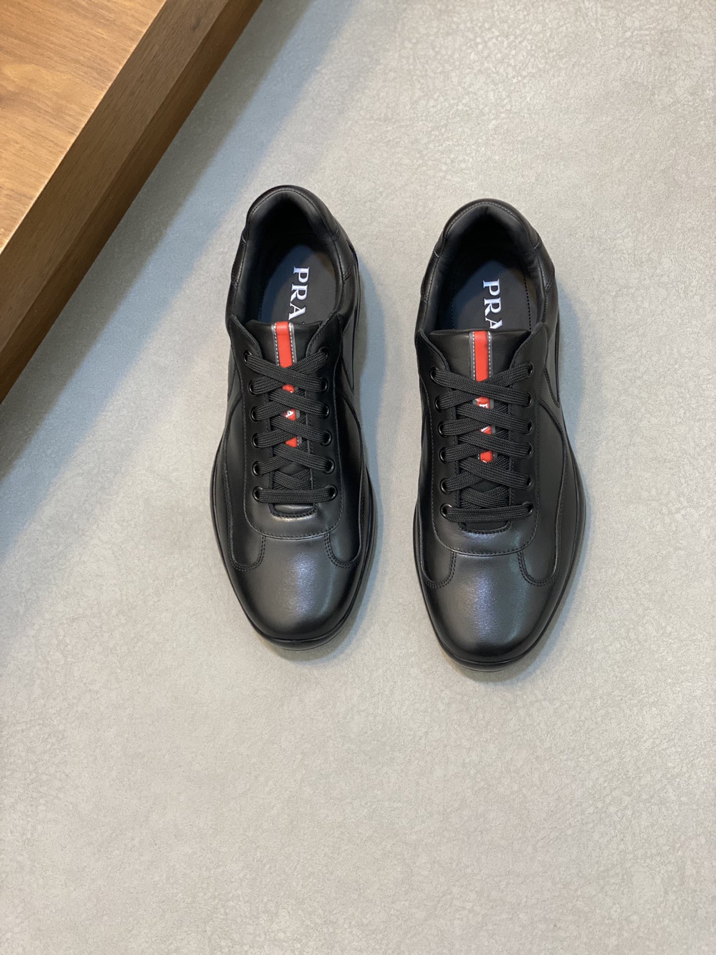 NO:219776,【PRADA】Prada - High-end quality Original single - Upper·Original Napa calfskin·Perfect splicing - Inner·Foot-up top cowhide - Outsole·Original outsole - Ultra-high quality control·Fine workmanship highlighted (high-end·Noble·Level) -Size 38-44 (45 can be customized),,prada,prada,cowhide19860909【 PRADA】普拉达  -高端品质 原单 -鞋面·原版纳帕小牛皮·完美拼接 -内里·垫脚顶级牛皮 -大底·原版大底 -超高品控·做工精细凸显(高端·贵气·档次) -Size 38-44（45可订做)·,,prada,prada,cowhide,Men's shoes