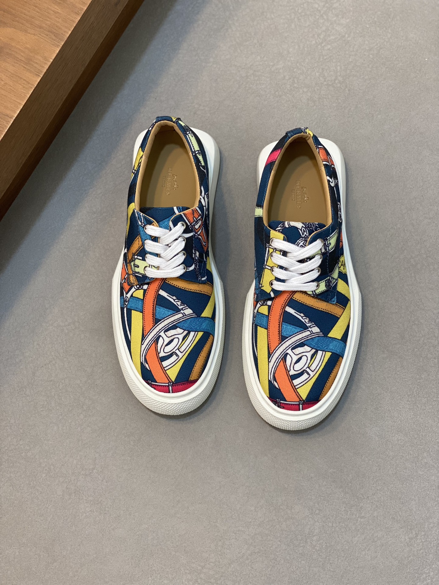 NO:221159,Brand HERMES original color matching, size 39-44 customized 38.45 price, new Hermes style, boutique sports shoes, upper cowhide, creating full cowhide footbed cowhide inner style, dynamic original, Hermes comfortable sole, simple and generous sports and casual, Hermes casual shoes, hermes, hermes, sneakers, cowhide19860909品牌HERMES 颜色原版配色 码数39-44定做38.45 价格 材质爱马仕新款 精品运动鞋 鞋面牛皮打造全牛皮垫脚牛皮内里版型时尚 动感十足原版 爱马仕舒适大底 简洁大方运动休闲,爱马仕 休闲鞋,hermes,hermes,sneakers,cowhide,Men's shoes