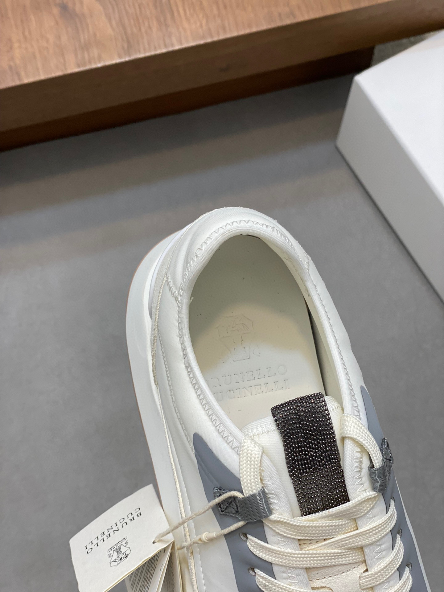 BRUNELLO CUCINELLI ZAPATILLAS DEPORTIVAS PARA HOMBRE Estas zapatillas deportivas están confeccionada