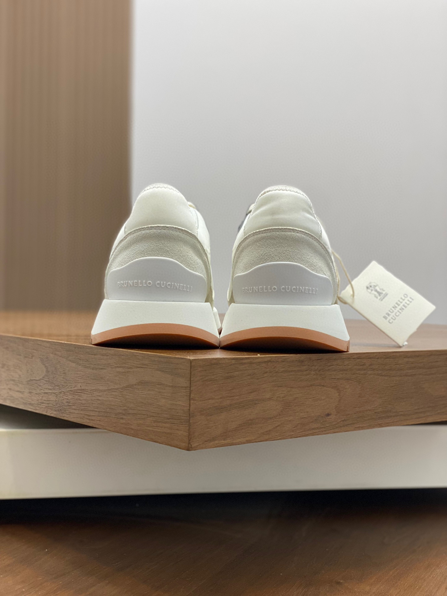 BRUNELLO CUCINELLI ZAPATILLAS DEPORTIVAS PARA HOMBRE Estas zapatillas deportivas están confeccionada