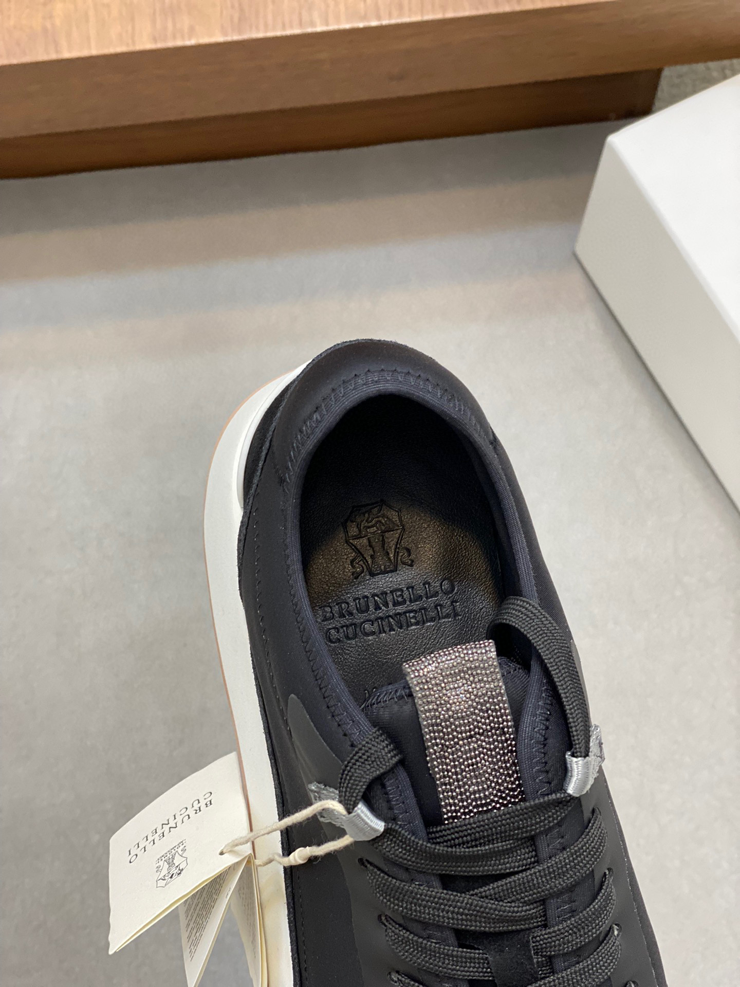 BRUNELLO CUCINELLI ZAPATILLAS DEPORTIVAS PARA HOMBRE Estas zapatillas deportivas están confeccionada