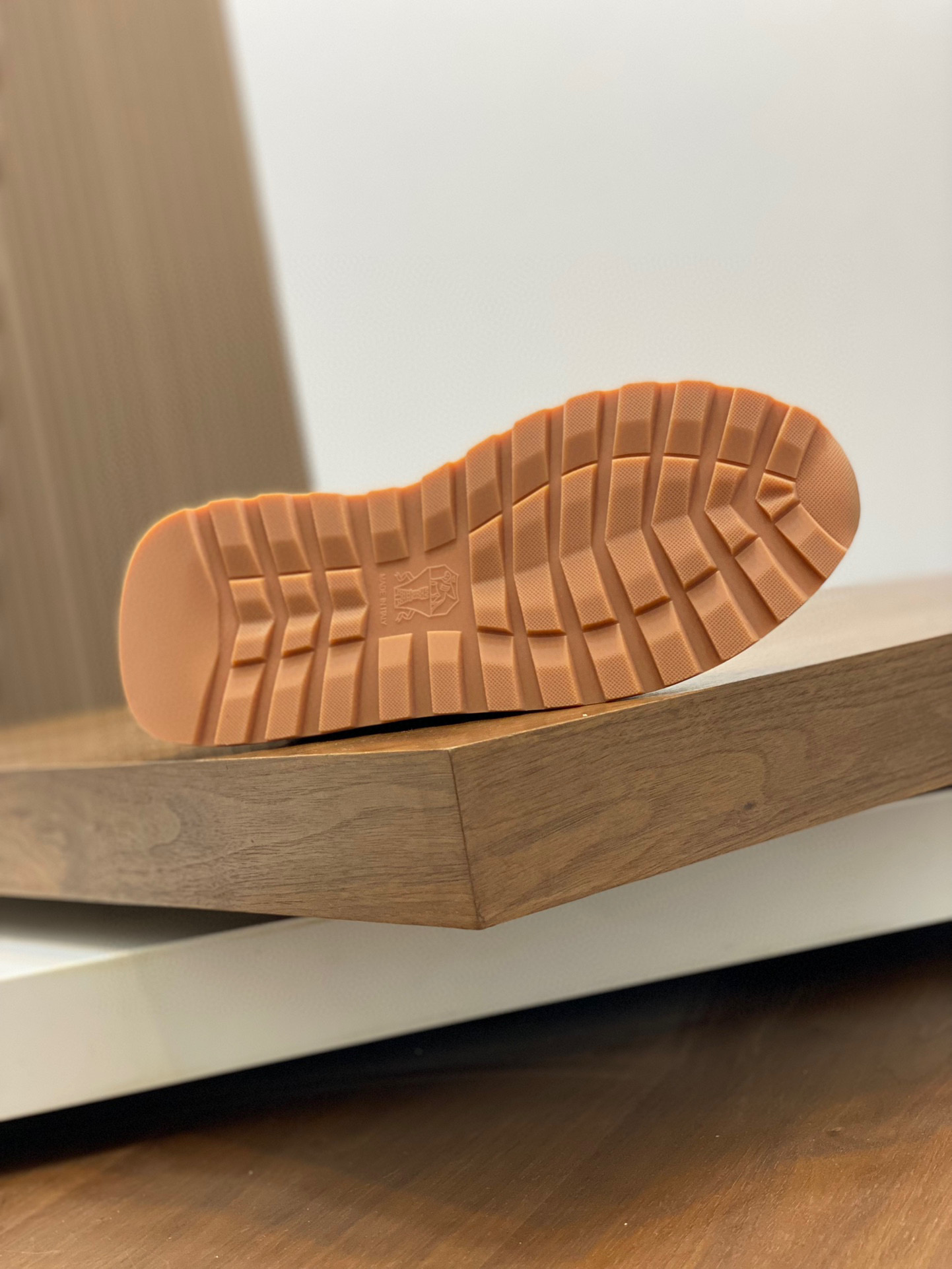 BRUNELLO CUCINELLI ZAPATILLAS DEPORTIVAS PARA HOMBRE Estas zapatillas deportivas están confeccionada