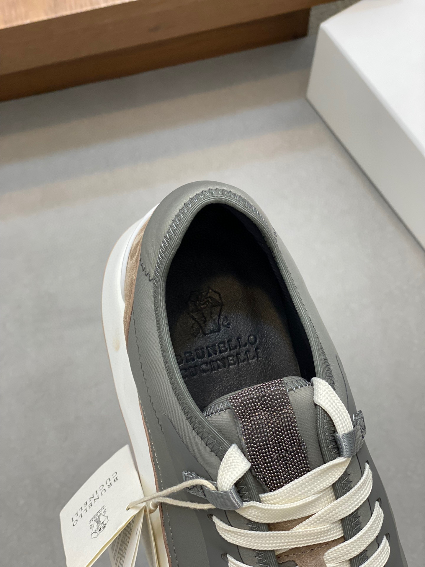 BRUNELLO CUCINELLI ZAPATILLAS DEPORTIVAS PARA HOMBRE Estas zapatillas deportivas están confeccionada