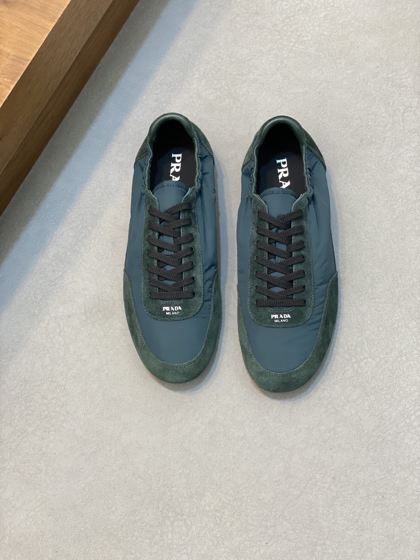 [PRADA] - Calidad de gama alta Original único - Parte superior: piel de becerro de gamuza, lona de m