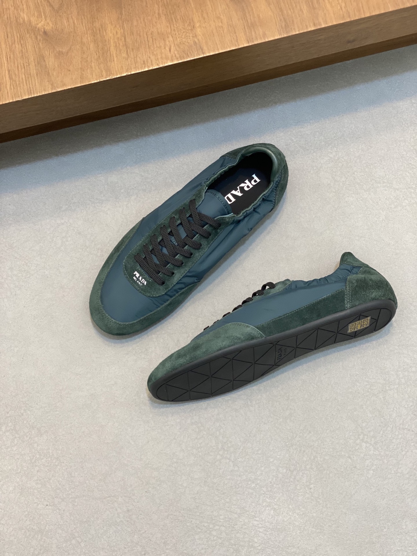 [PRADA] - Calidad de gama alta Original único - Parte superior: piel de becerro de gamuza, lona de m