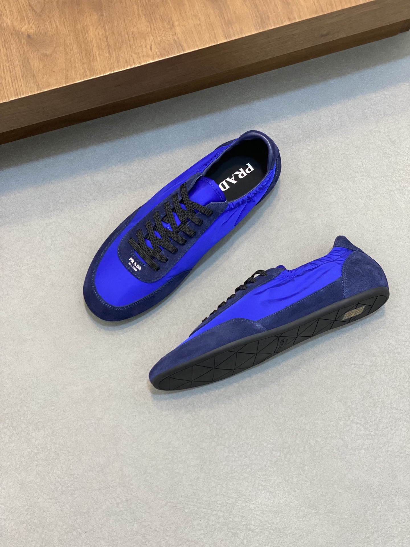 [PRADA] - Calidad de gama alta Original único - Parte superior: piel de becerro de gamuza, lona de m