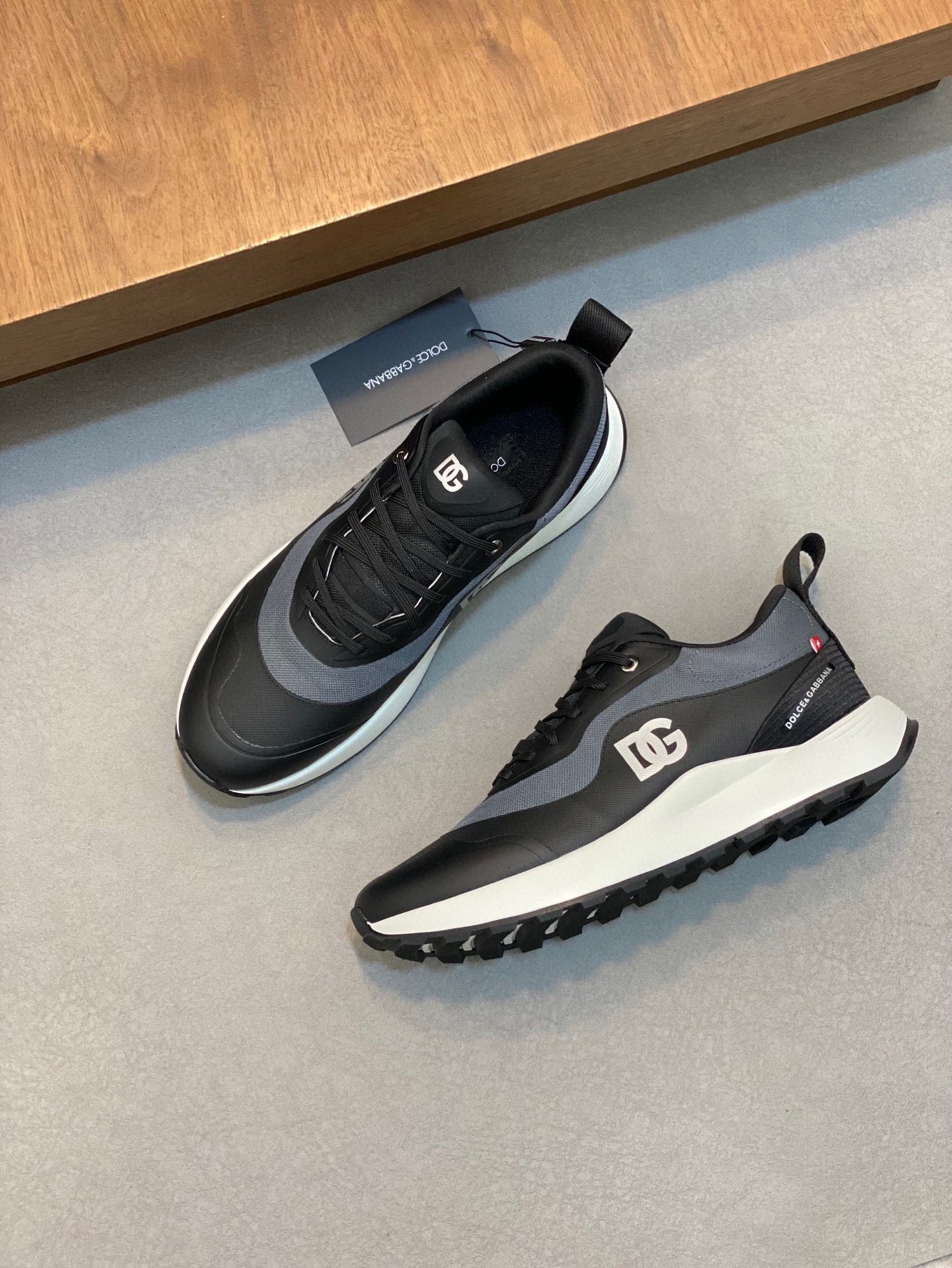 --Nuevo--Dolce&Gabbana--DG de gama alta de los hombres zapatos deportivo-casual. Mostrador superior 