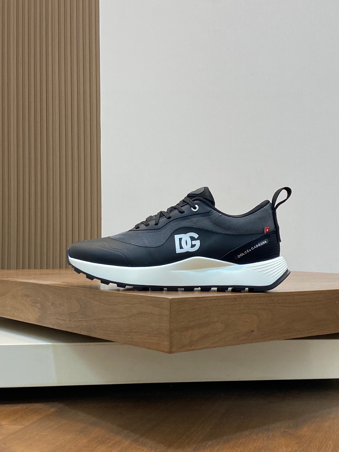 --Nuevo--Dolce&Gabbana--DG de gama alta de los hombres zapatos deportivo-casual. Mostrador superior 