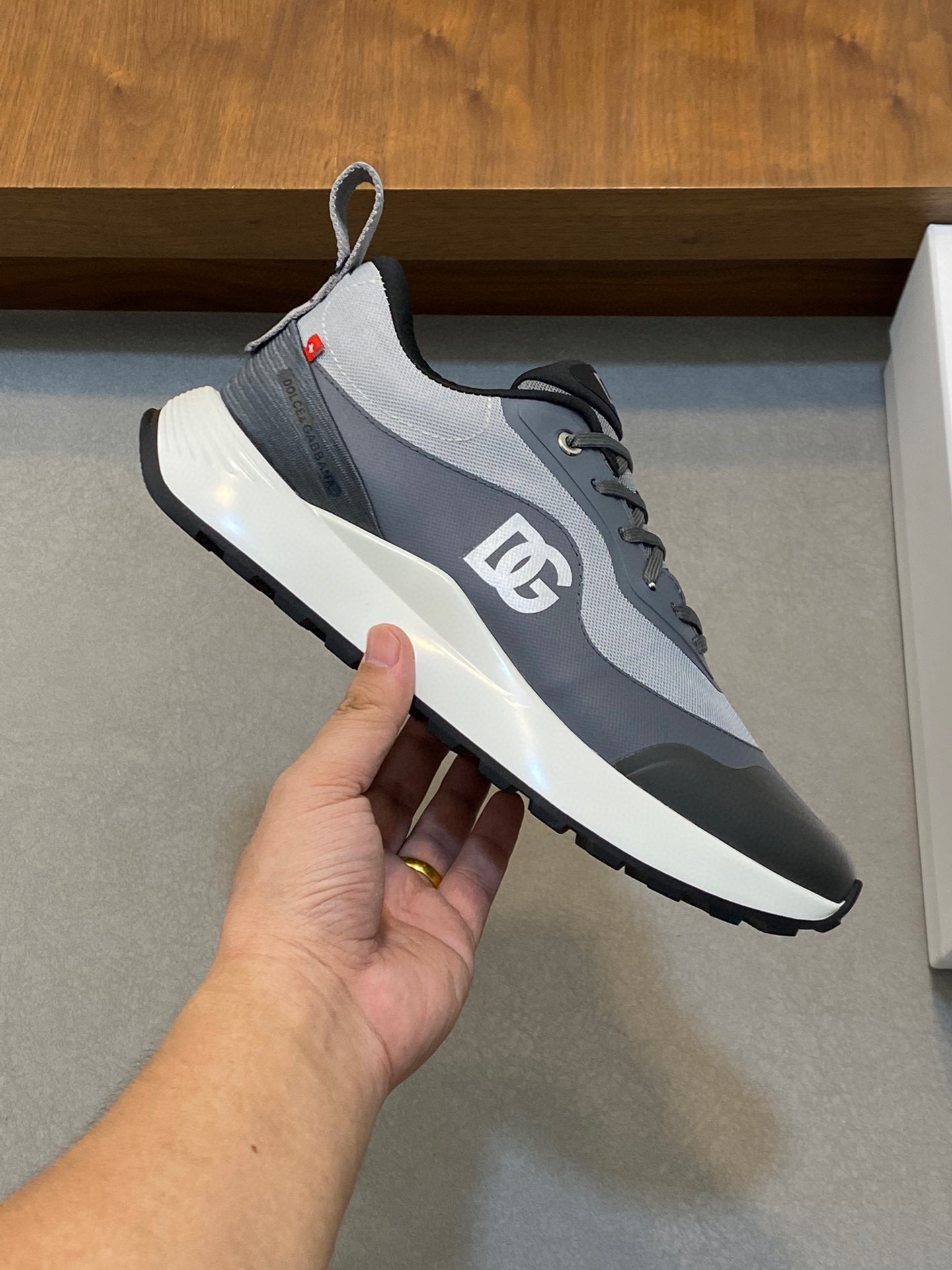 --Nuevo--Dolce&Gabbana--DG de gama alta de los hombres zapatos deportivo-casual. Mostrador superior 