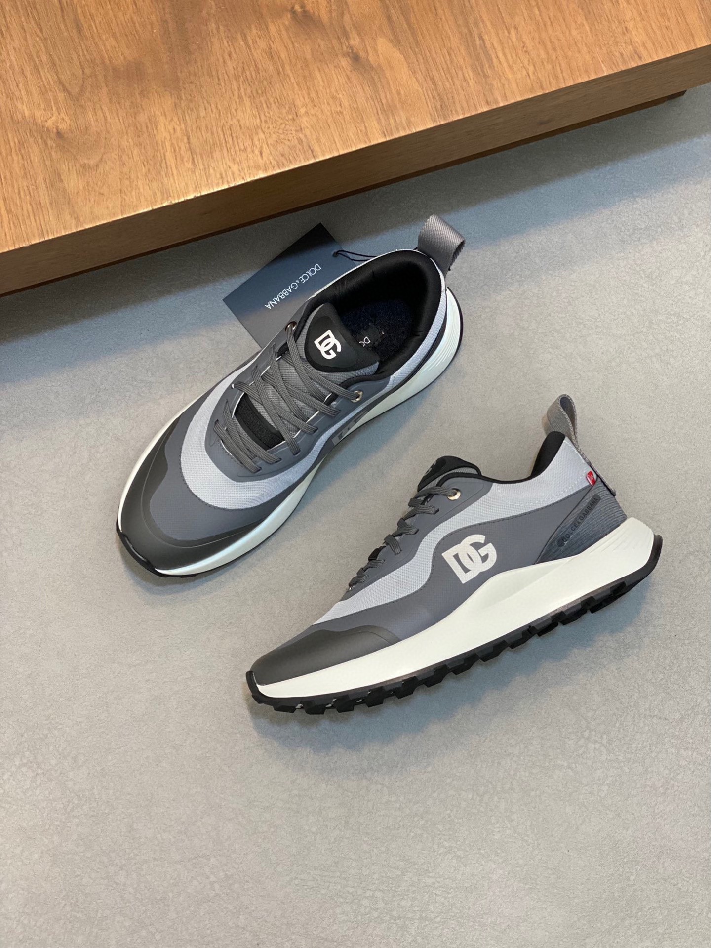 --Nuevo--Dolce&Gabbana--DG de gama alta de los hombres zapatos deportivo-casual. Mostrador superior 