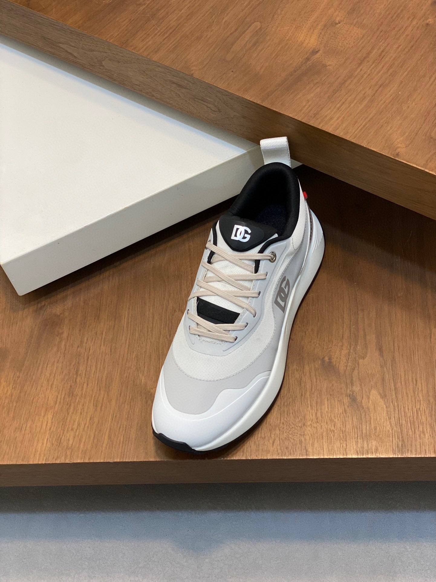 --Nuevo--Dolce&Gabbana--DG de gama alta de los hombres zapatos deportivo-casual. Mostrador superior 