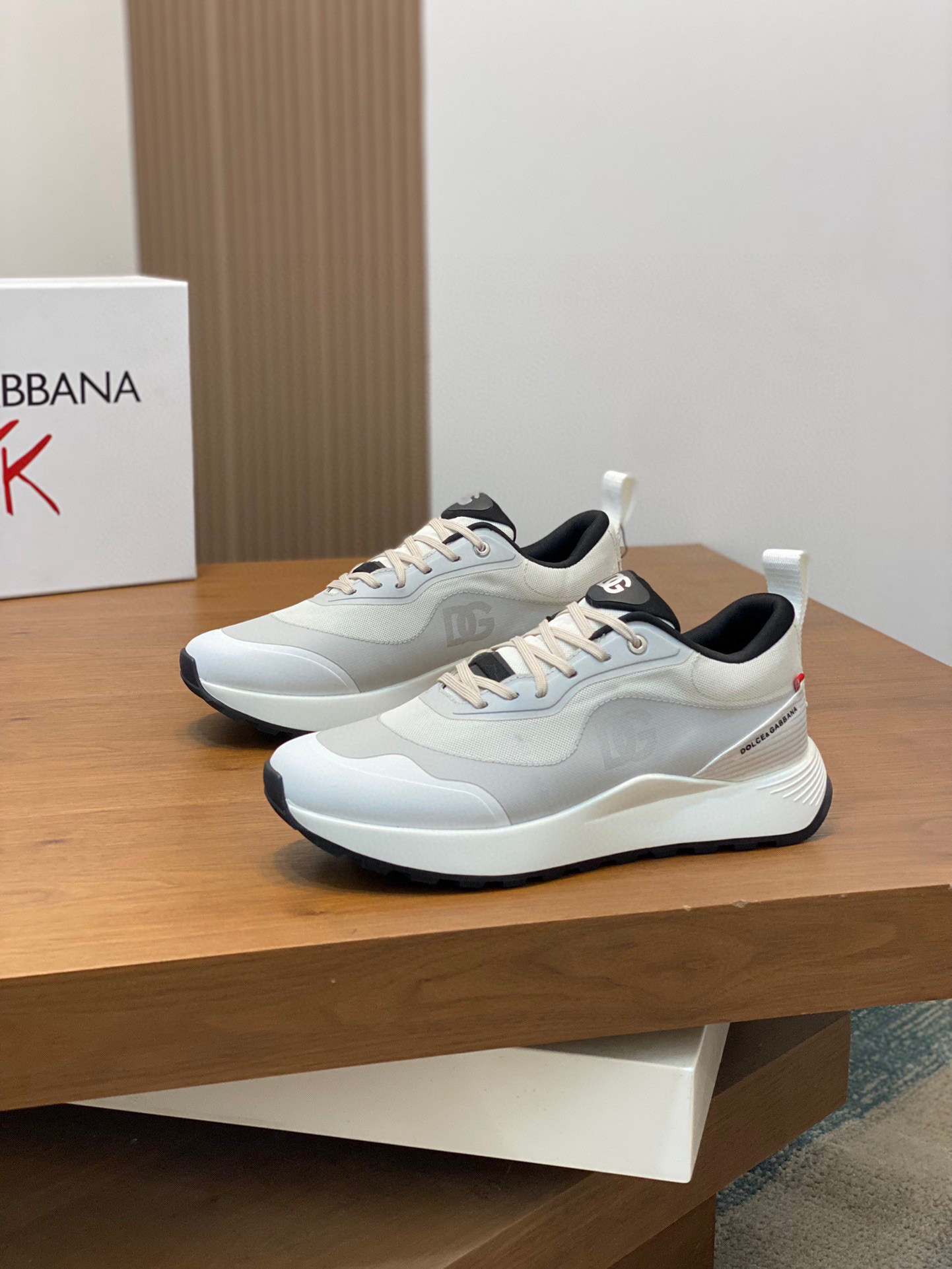--Nuevo--Dolce&Gabbana--DG de gama alta de los hombres zapatos deportivo-casual. Mostrador superior 